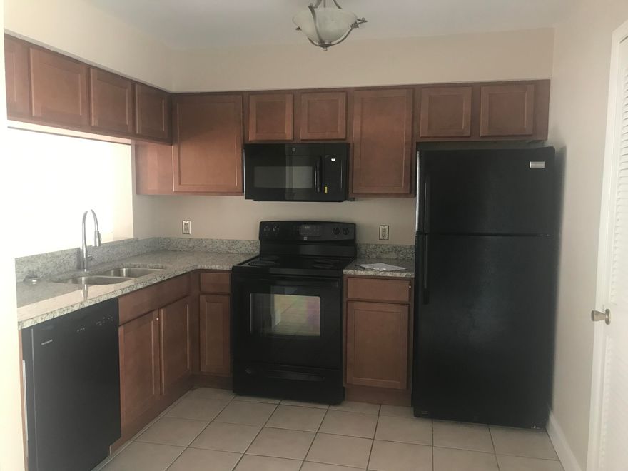 This townhome is centrally located new Walm Mart, Lowes, Pryor MS and Choctaw HS. It has been updated and remodeled with new fridge,dishwasher, new cabinets and granite countertops.