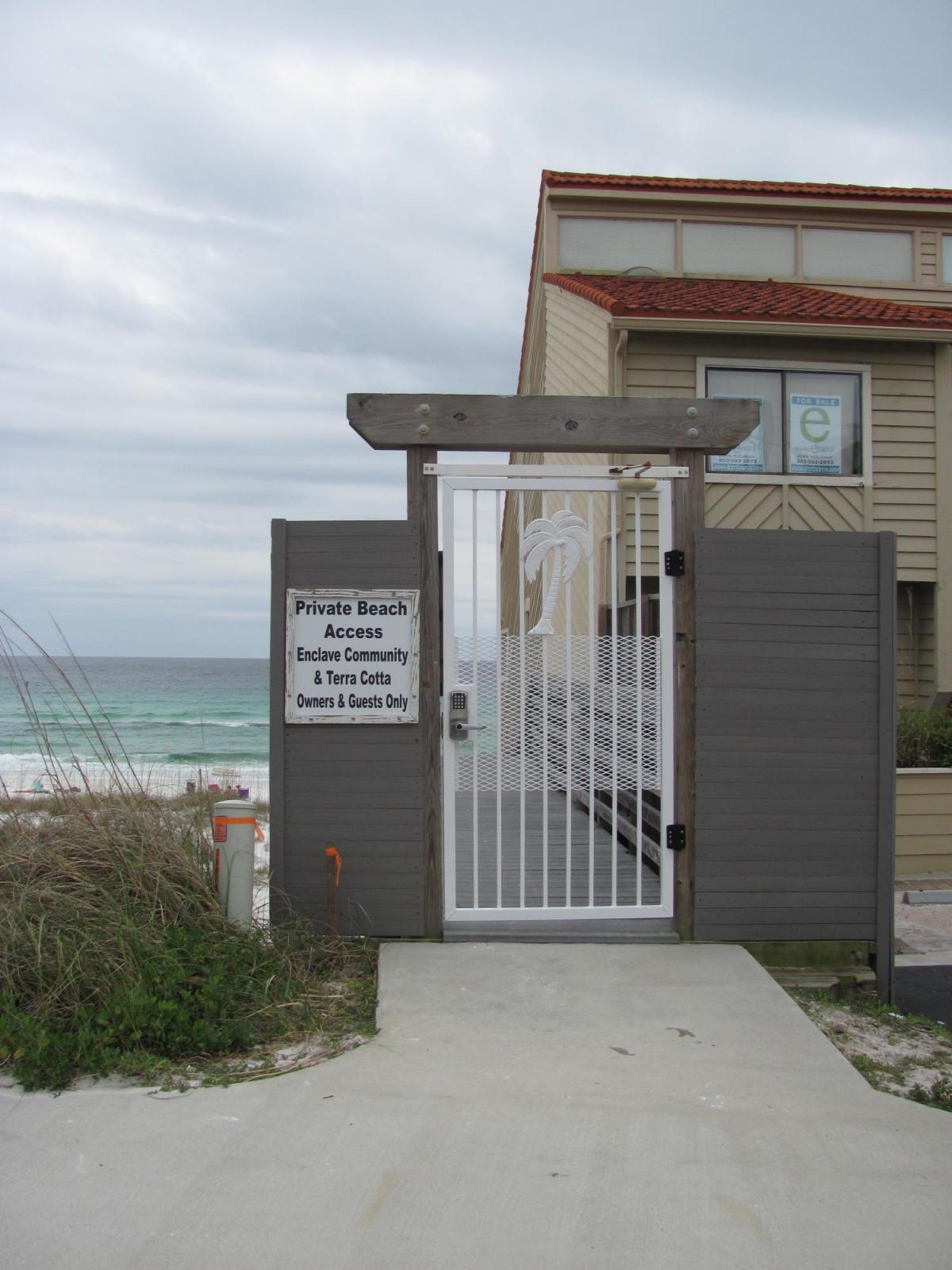 TERRA COTTA TERRACE - Land