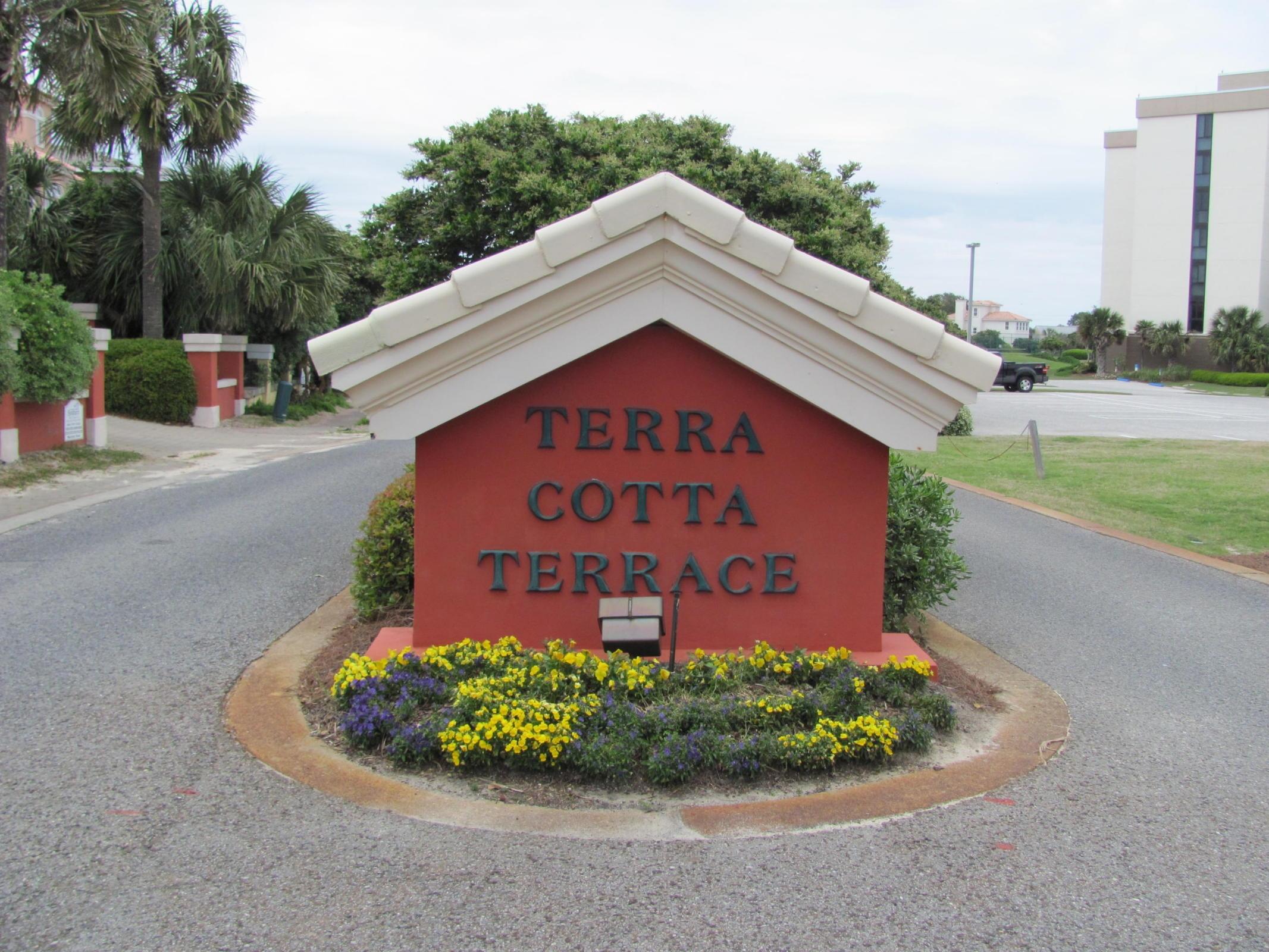 TERRA COTTA TERRACE - Land