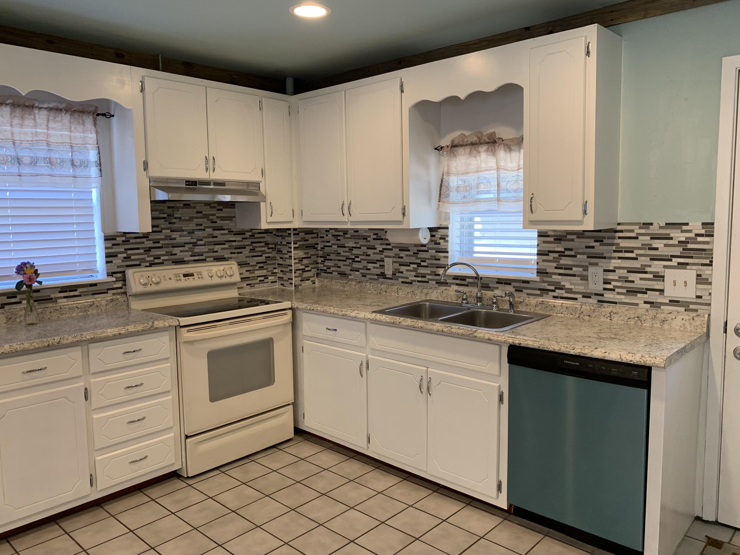 TOWER ACRES - Residential Lease