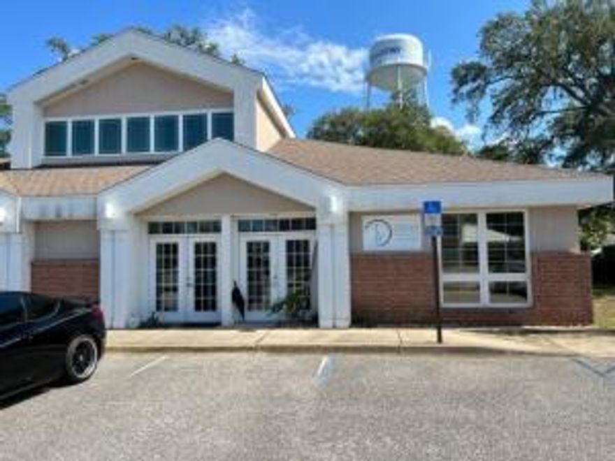1088 SF Office located in Mary Esther just east of Hurlburt AFB, 2 story office in a Professional Office Park, conveniently located, great professional space for many different uses.