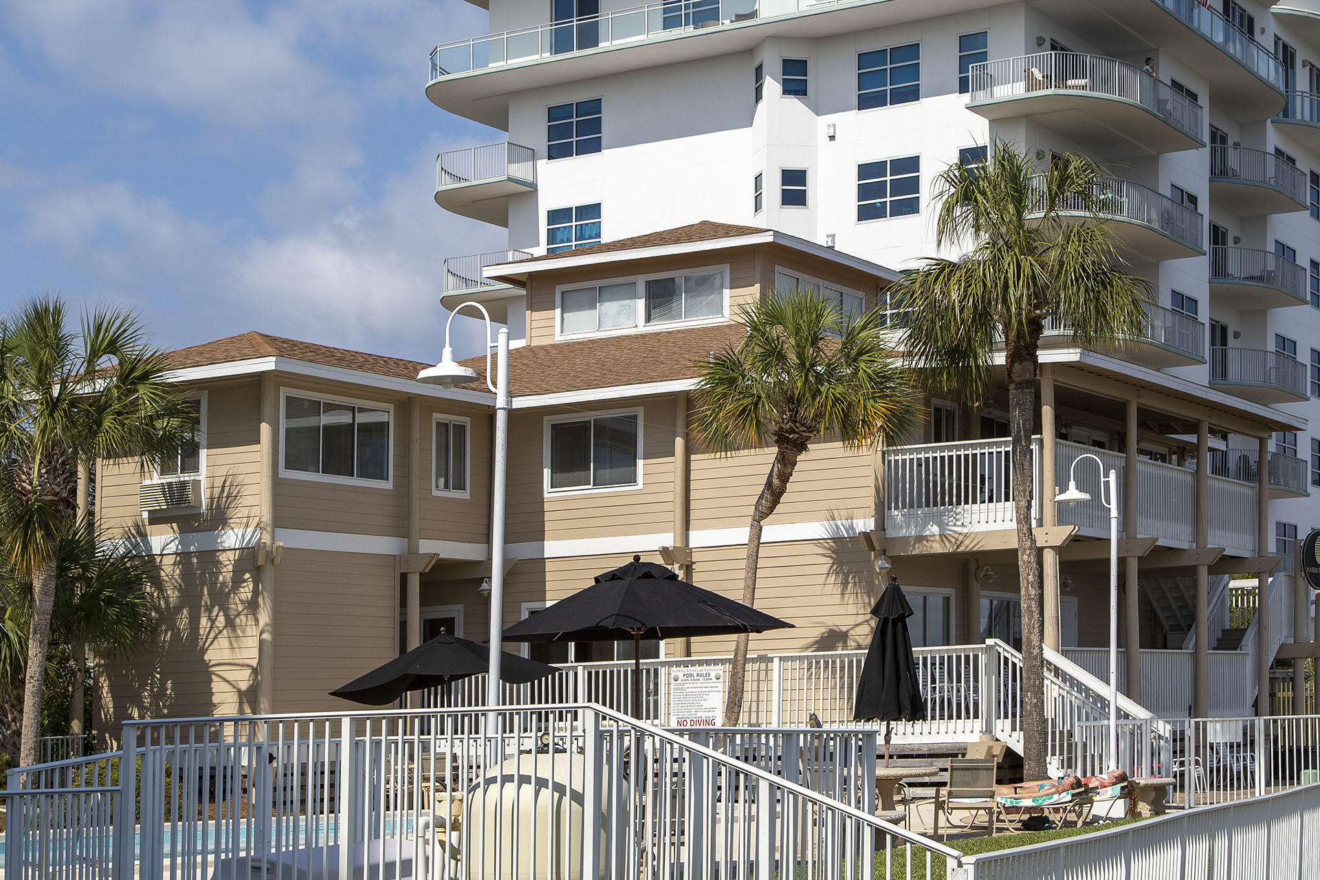 SUN KING TOWERS PH 1 - Residential