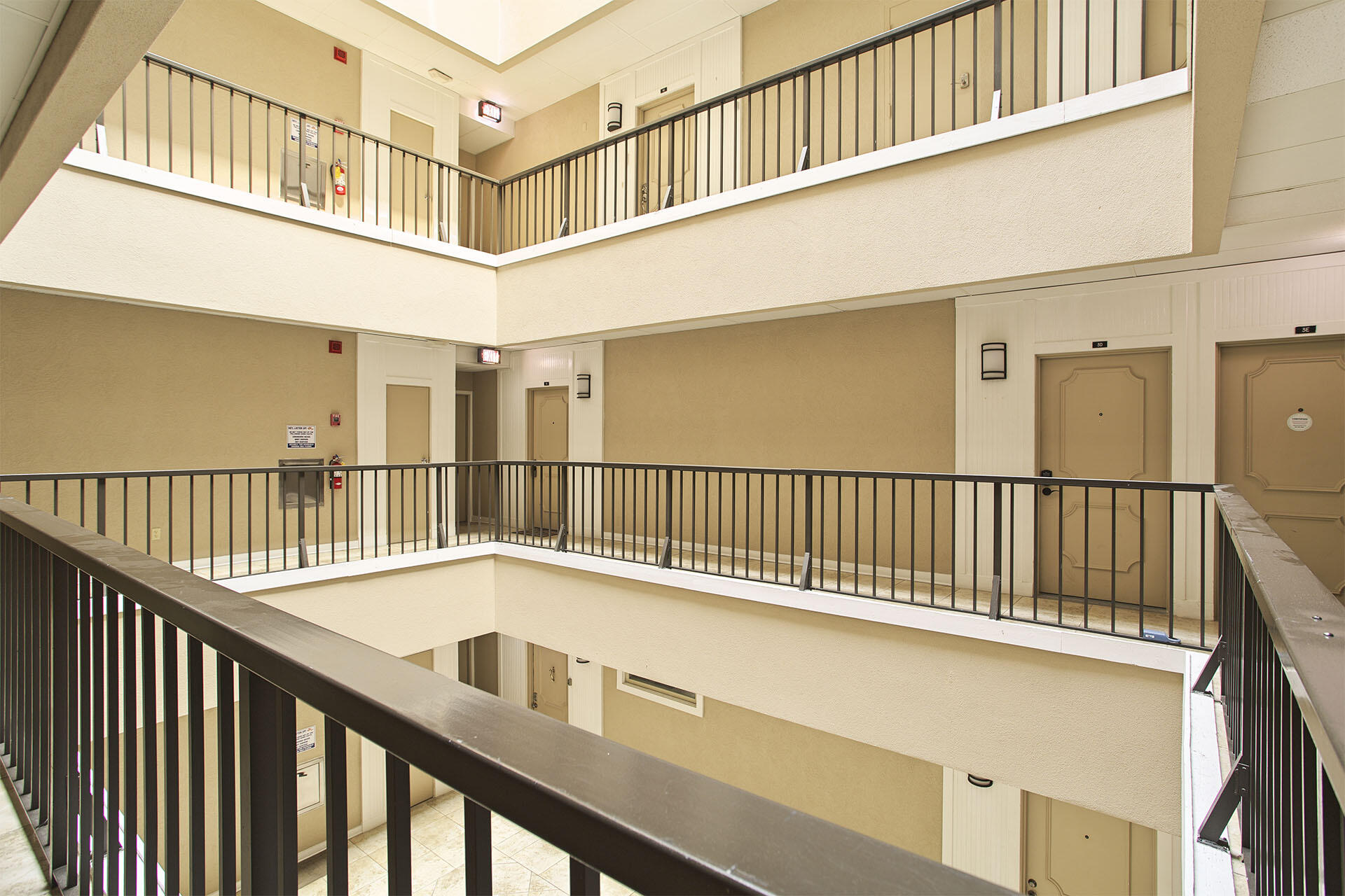 SUN KING TOWERS PH 1 - Residential