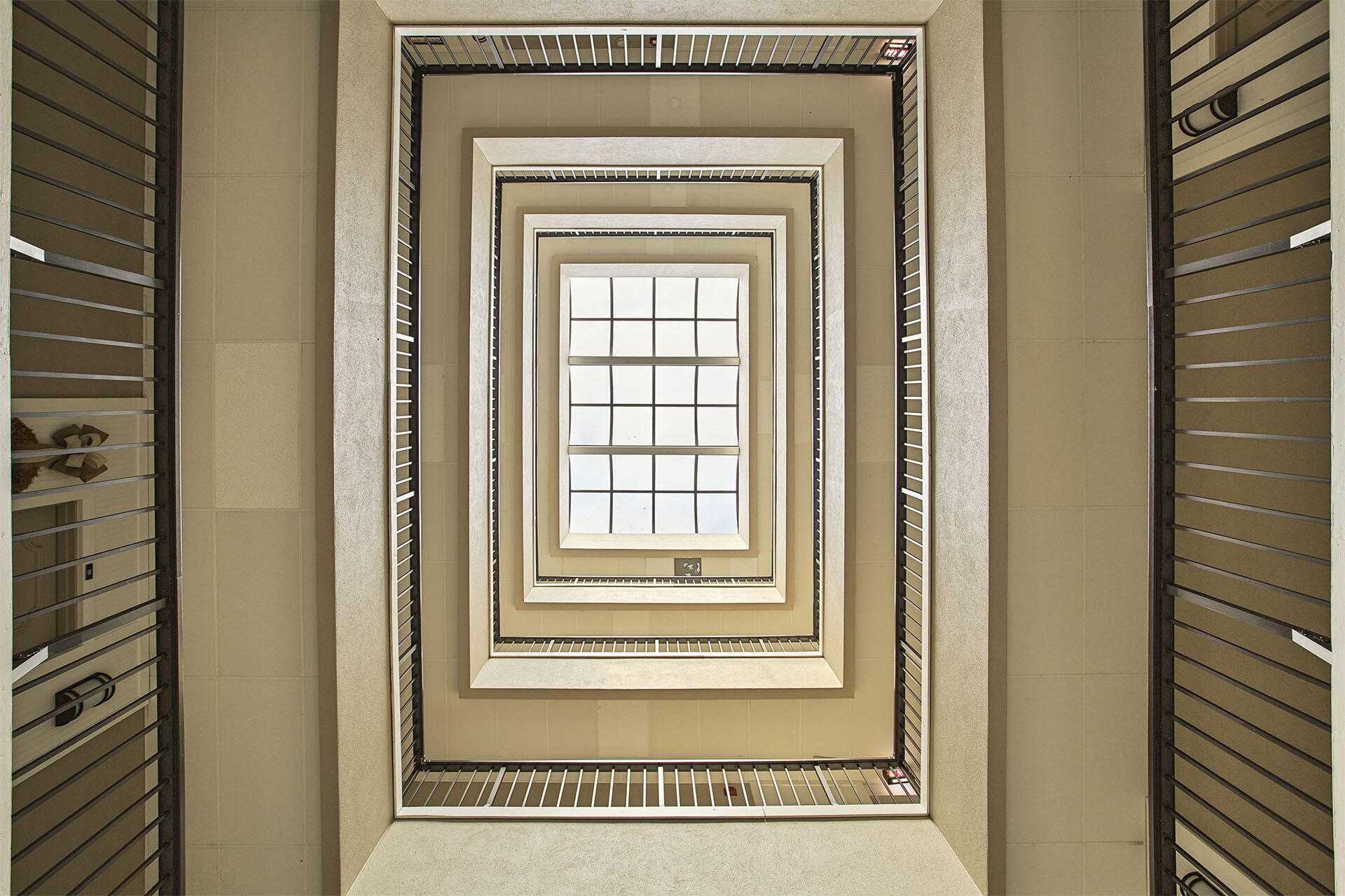 SUN KING TOWERS PH 1 - Residential