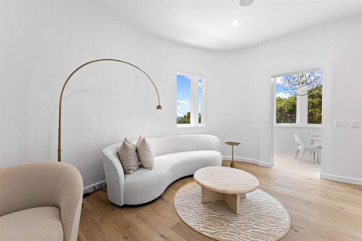 SEA WALK - Residential