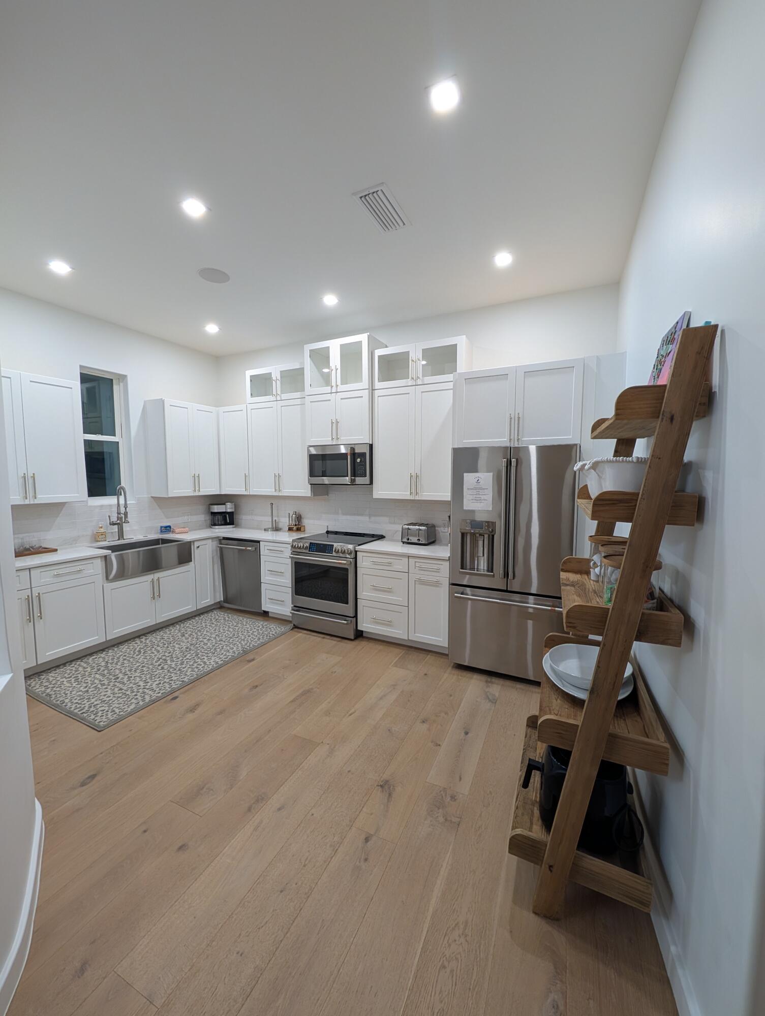 SEA WALK - Residential