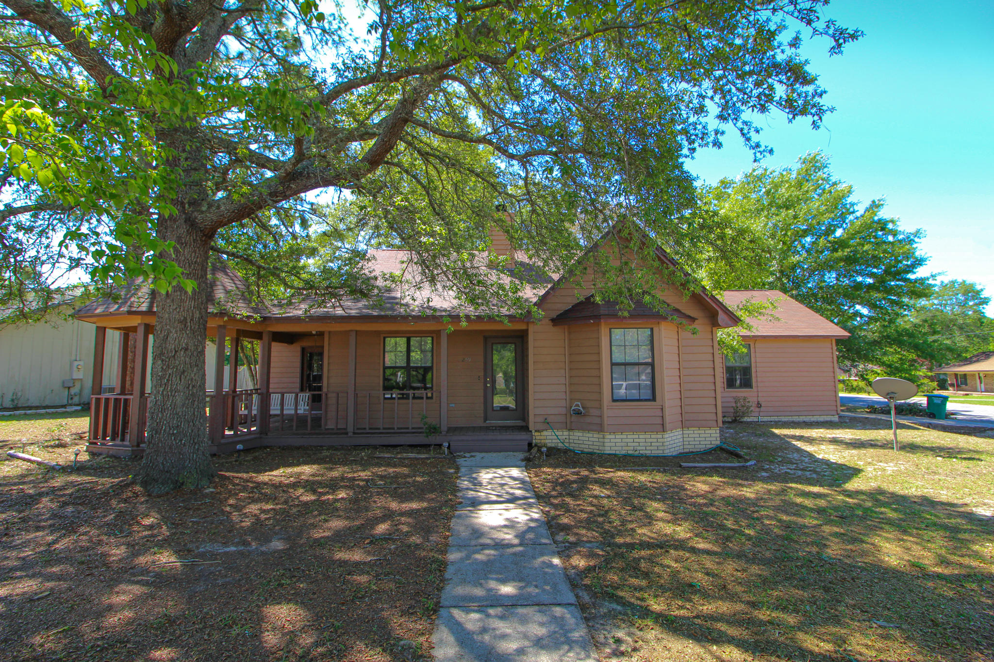 COUNTRYVIEW ESTATES 1ST ADDN - Residential