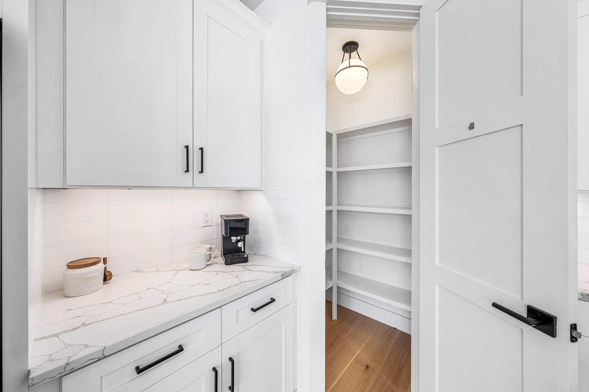 MAGNOLIA BEACH - Residential