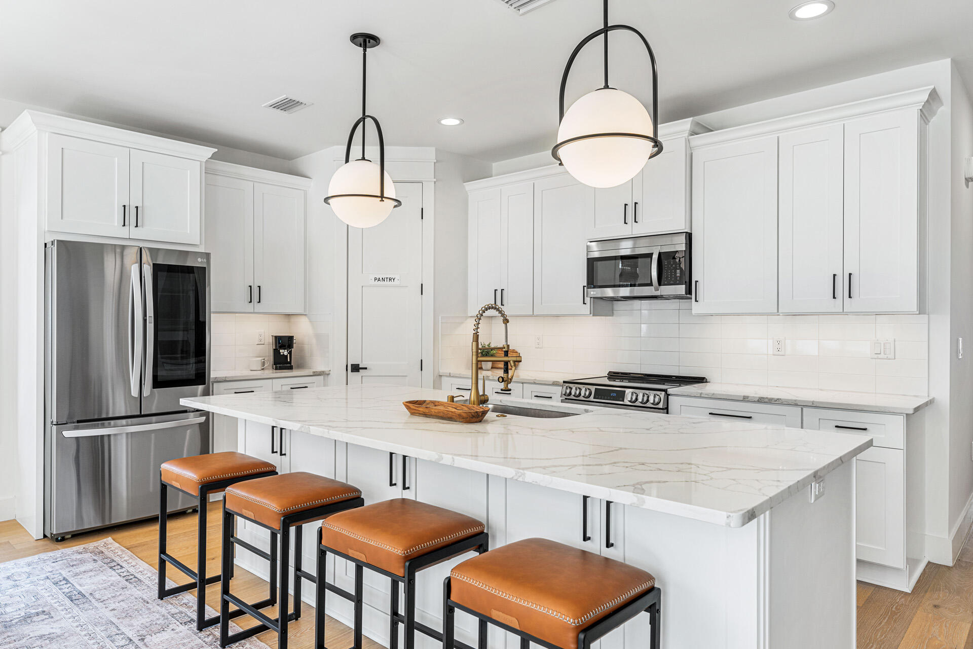 MAGNOLIA BEACH - Residential