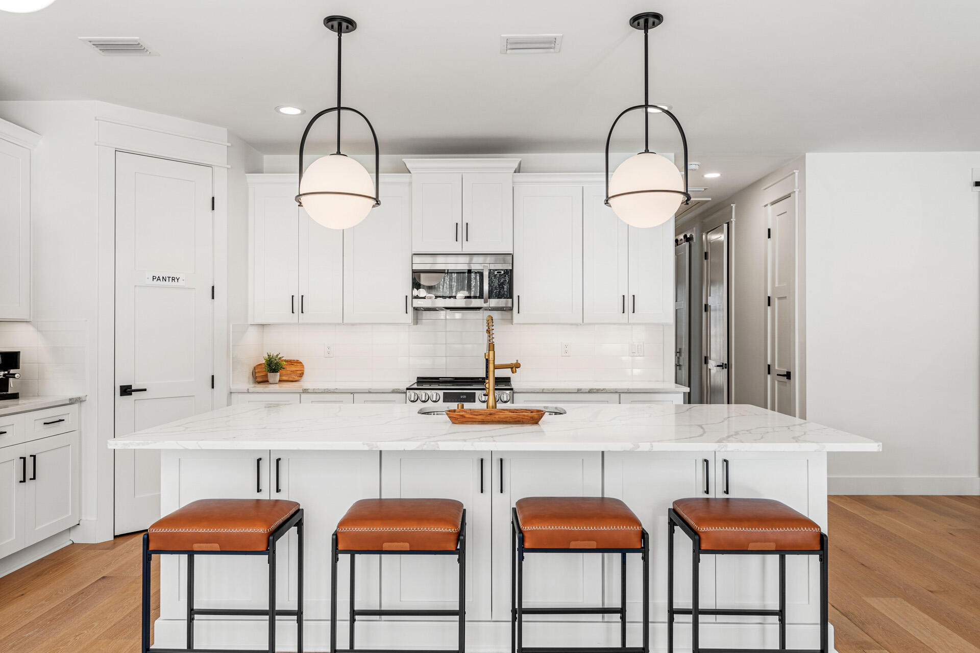 MAGNOLIA BEACH - Residential