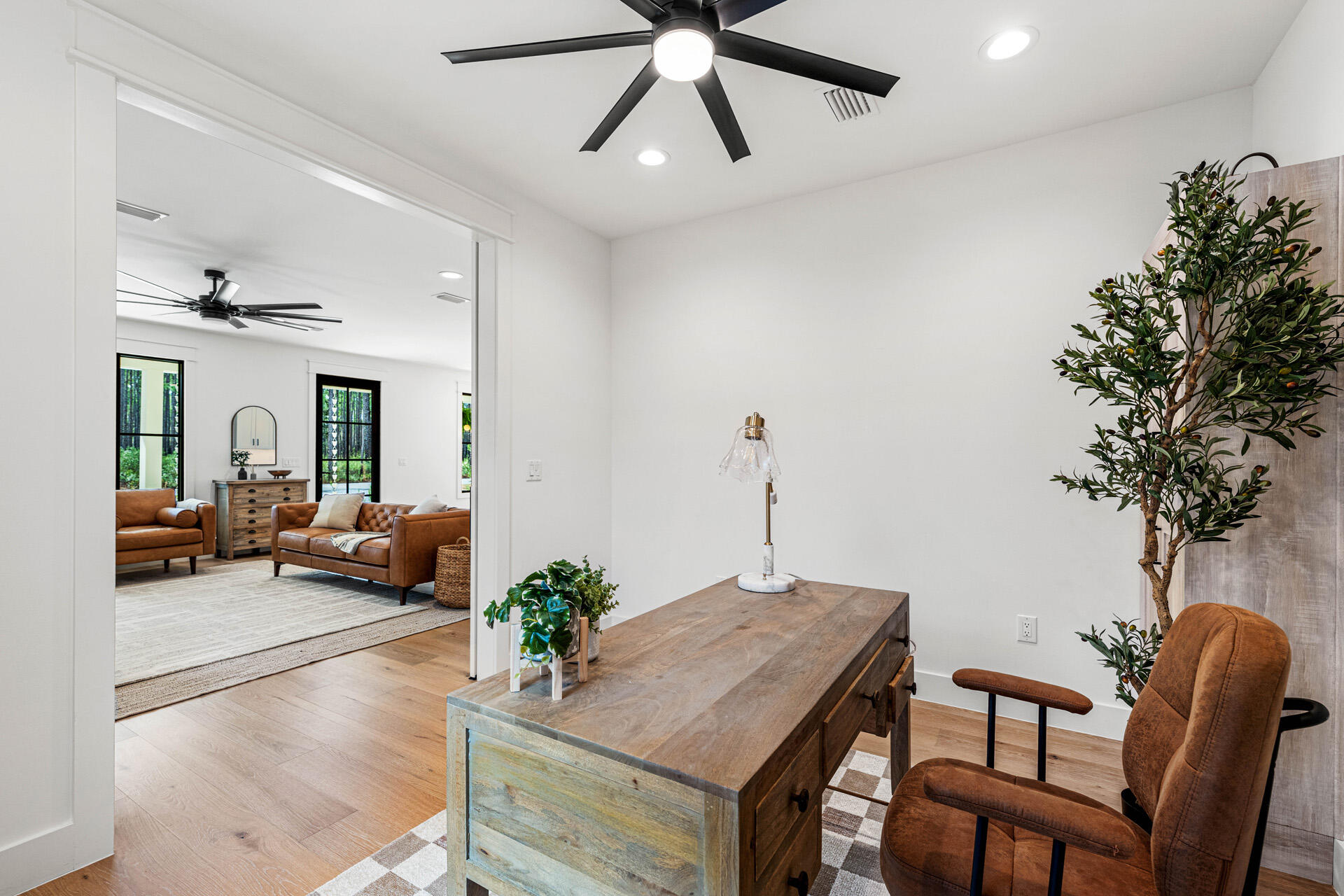 MAGNOLIA BEACH - Residential