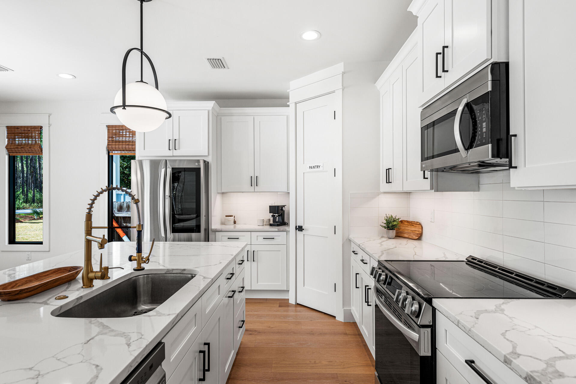 MAGNOLIA BEACH - Residential