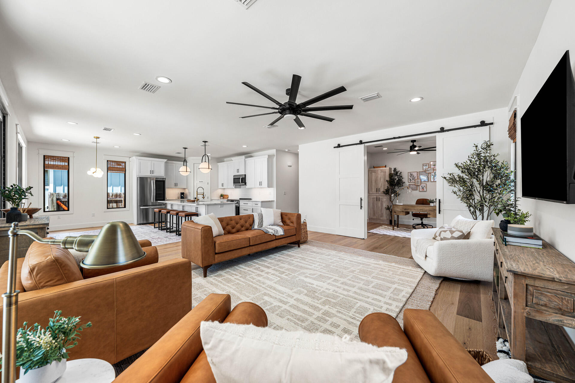 MAGNOLIA BEACH - Residential