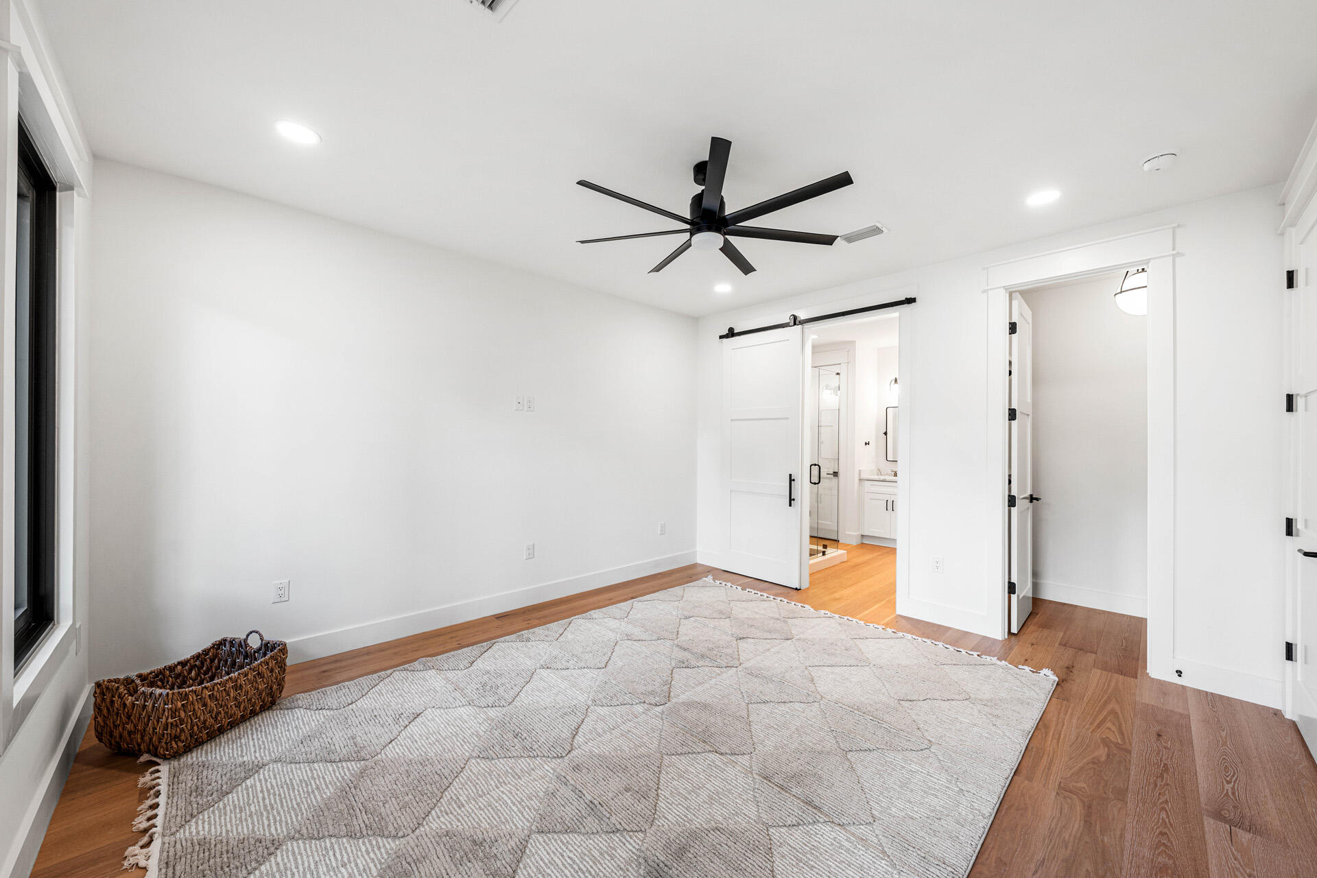 MAGNOLIA BEACH - Residential