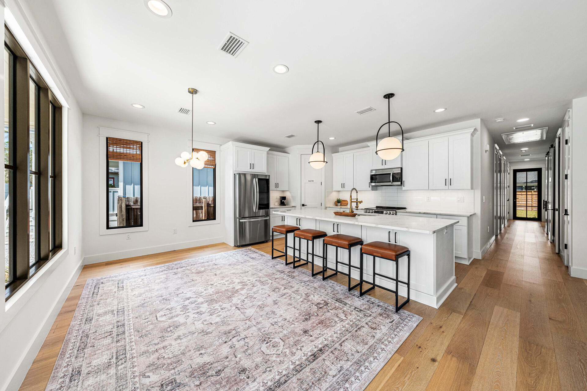 MAGNOLIA BEACH - Residential