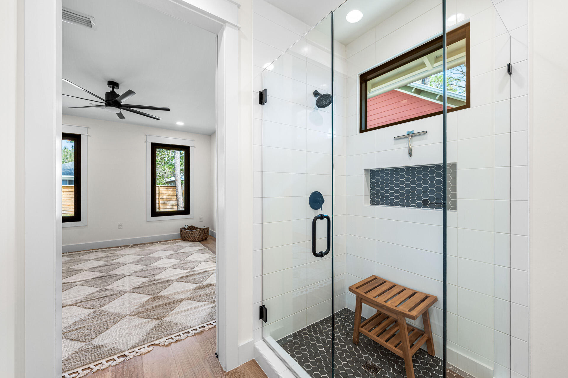 MAGNOLIA BEACH - Residential