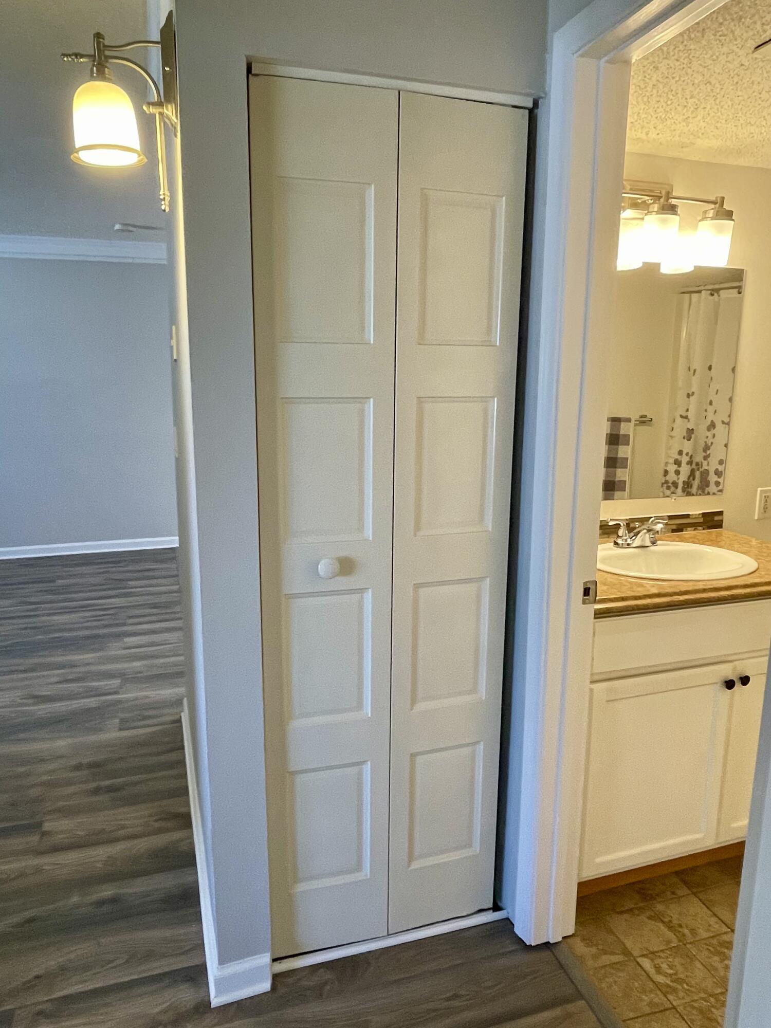 COLLEGE PARK CONDO - Residential