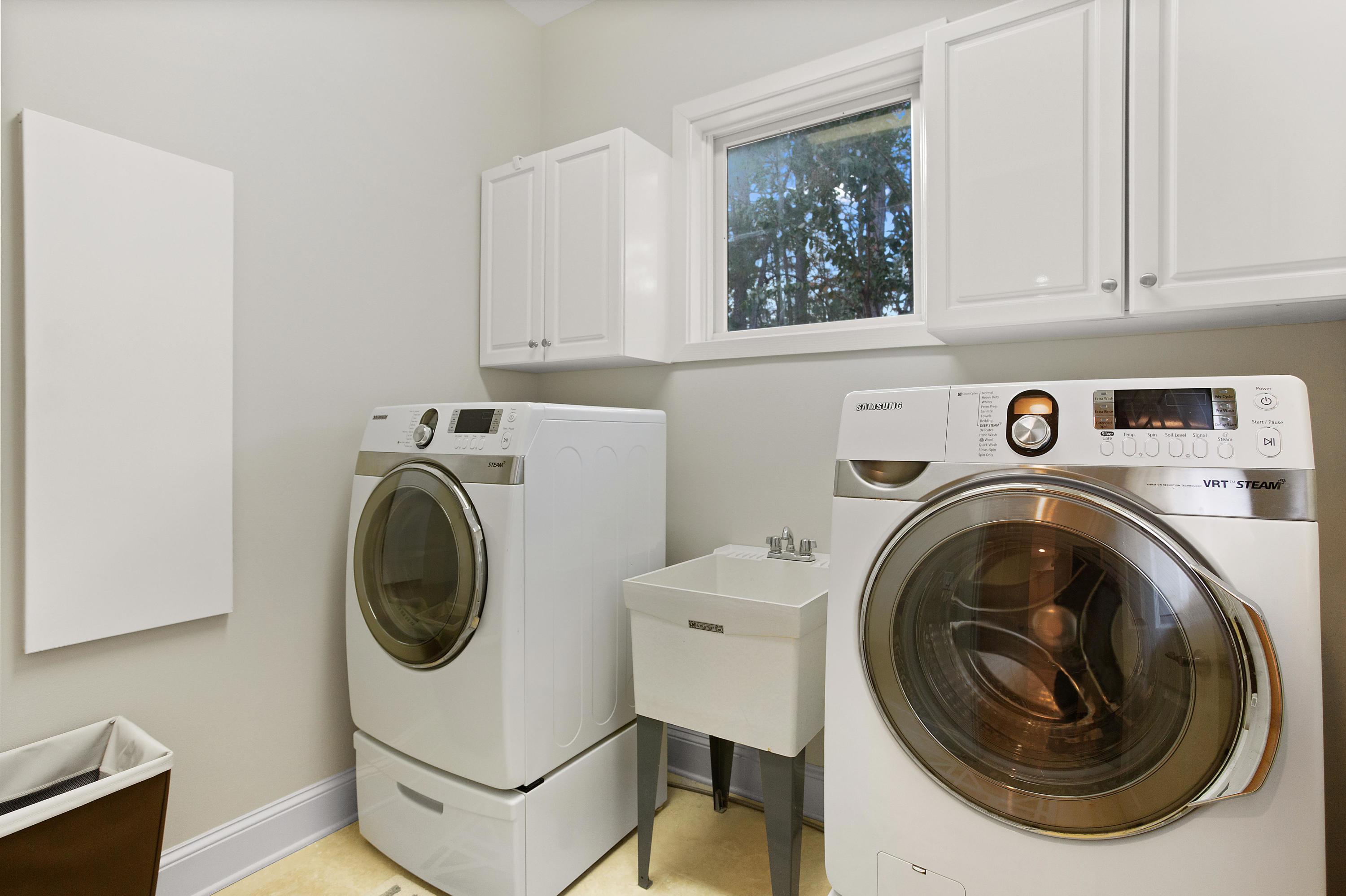 Baytowne Avenue East - Residential