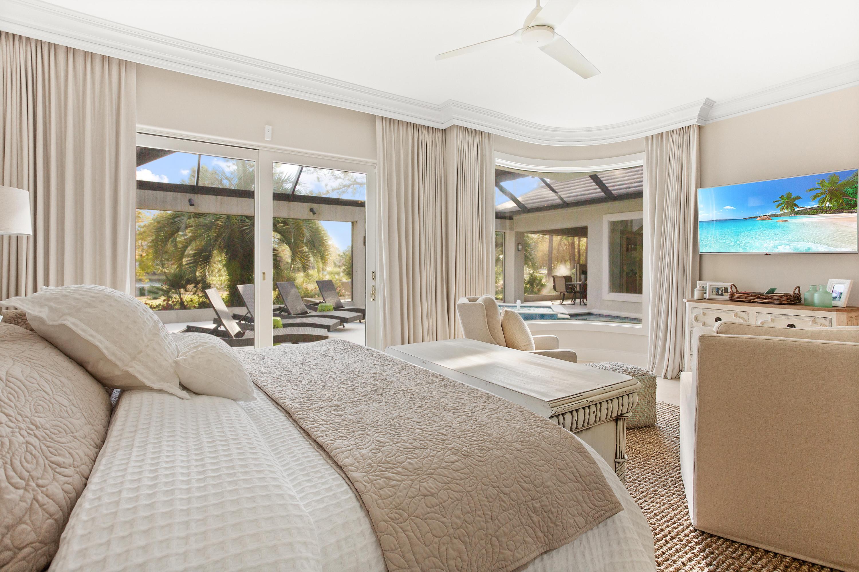 Baytowne Avenue East - Residential