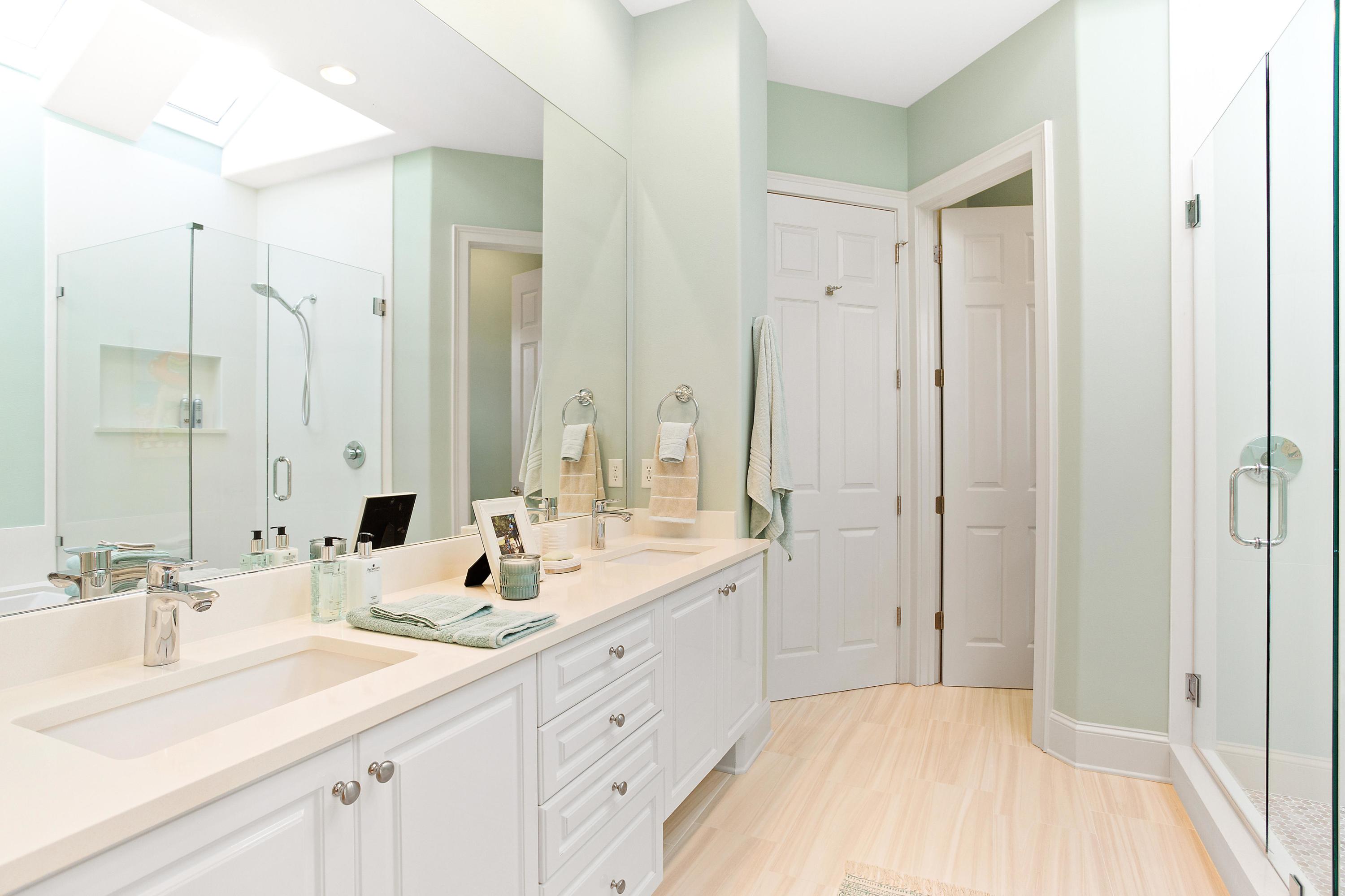 Baytowne Avenue East - Residential