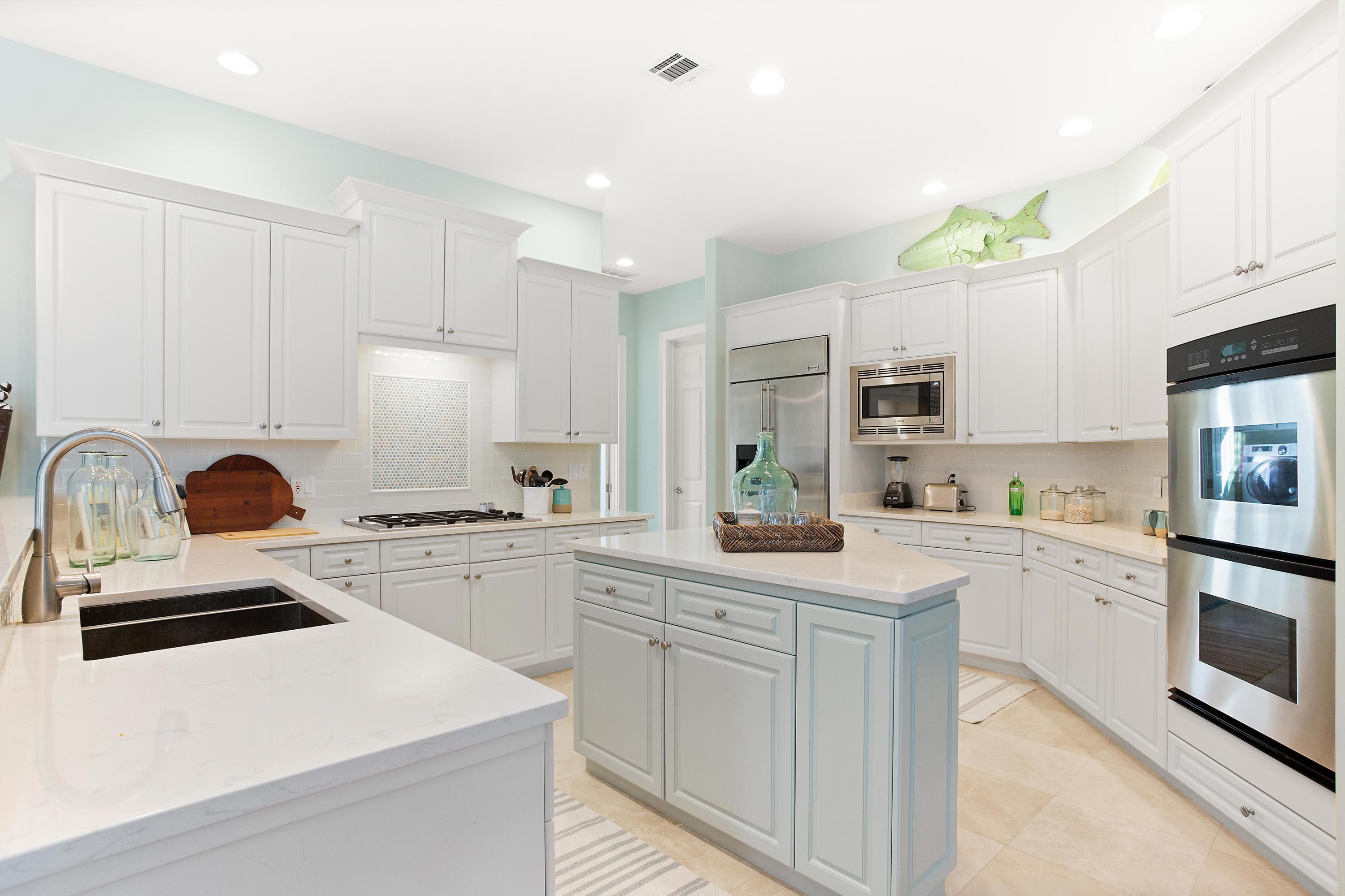 Baytowne Avenue East - Residential