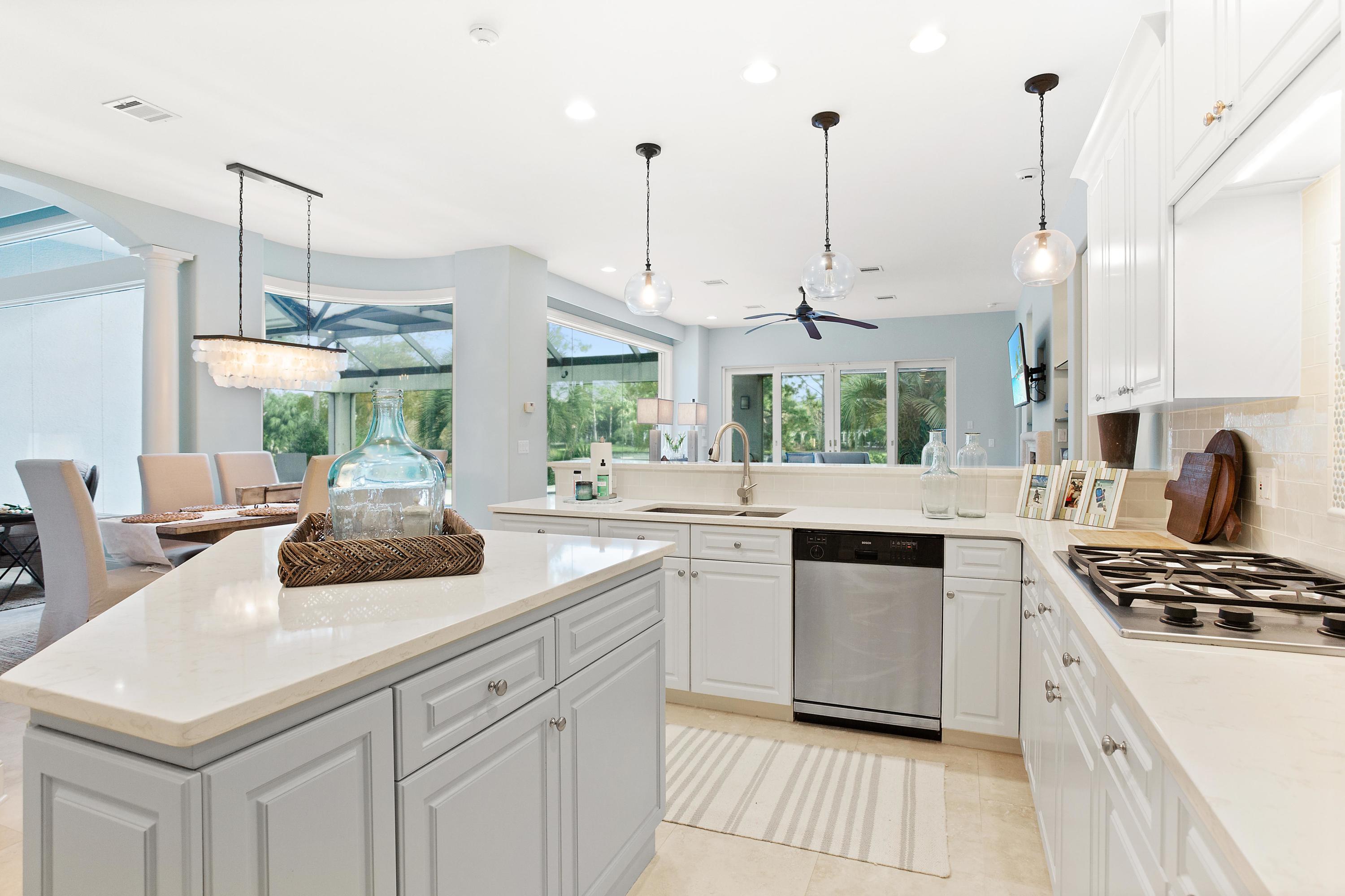 Baytowne Avenue East - Residential