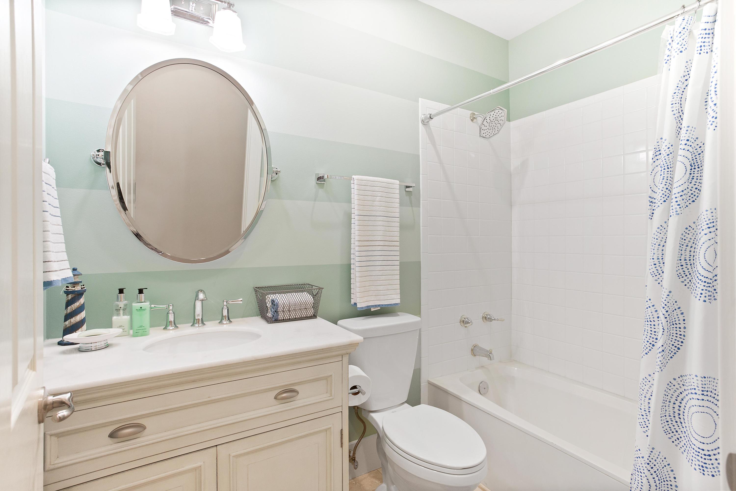 Baytowne Avenue East - Residential