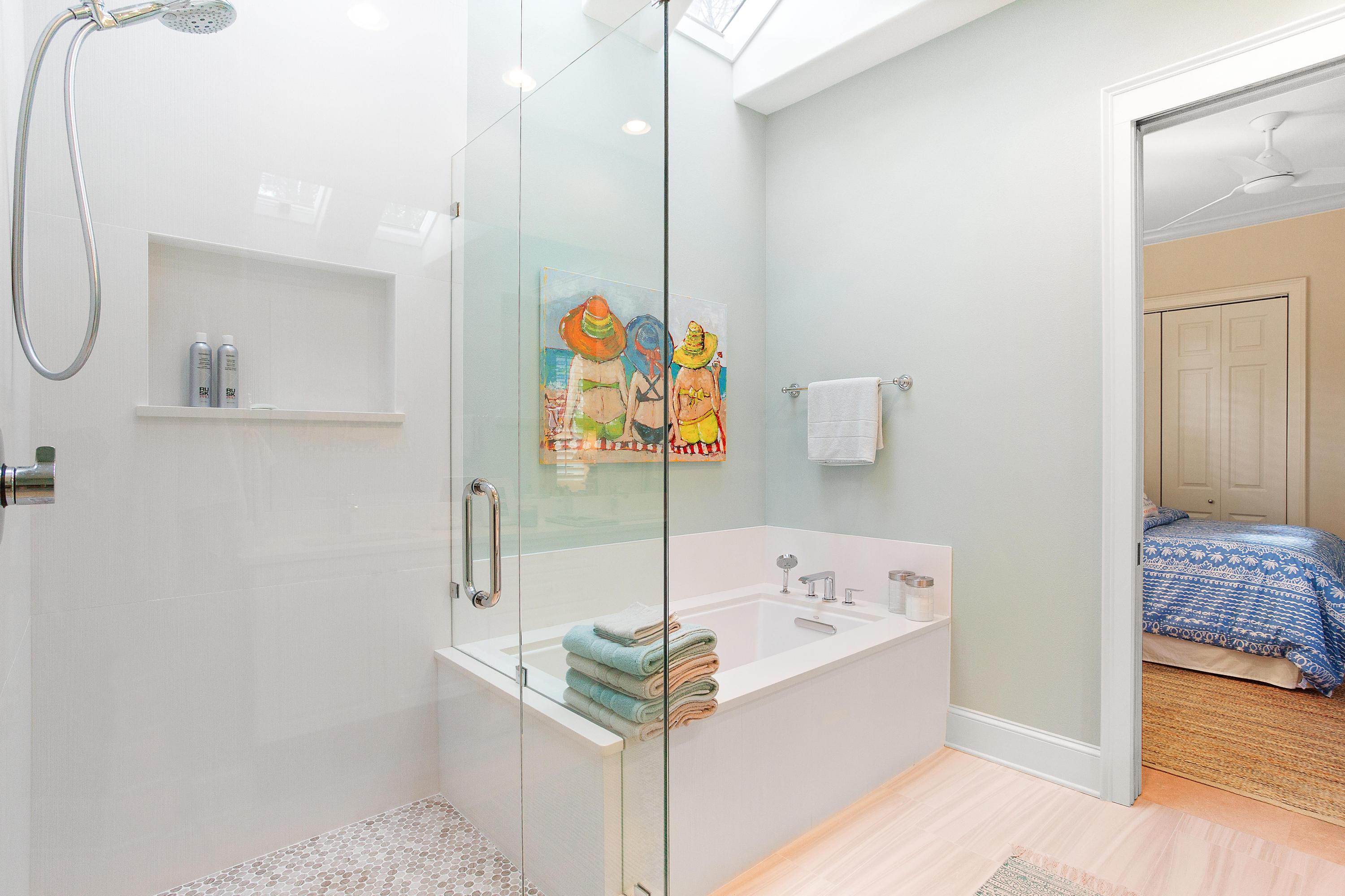 Baytowne Avenue East - Residential