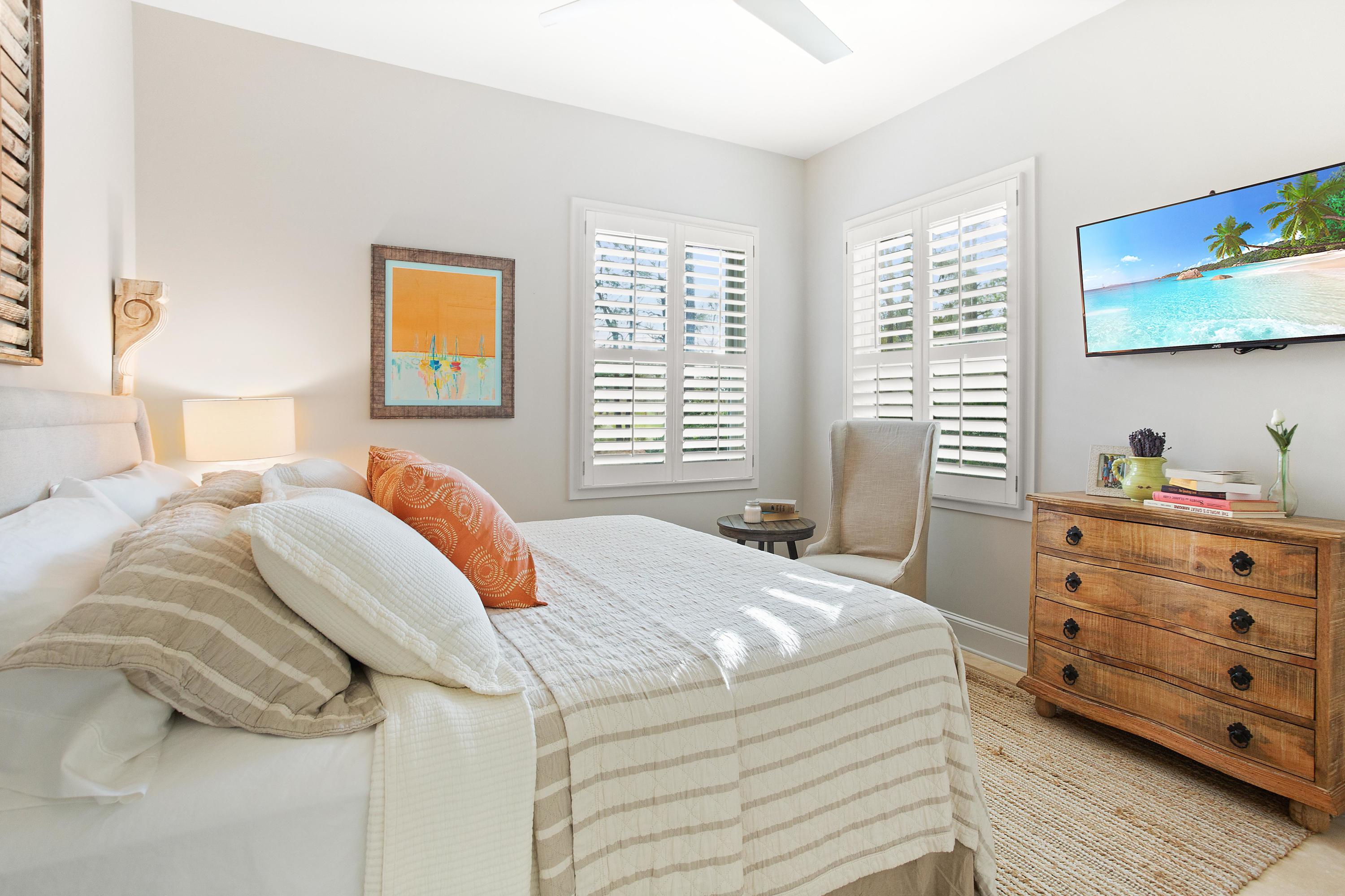 Baytowne Avenue East - Residential