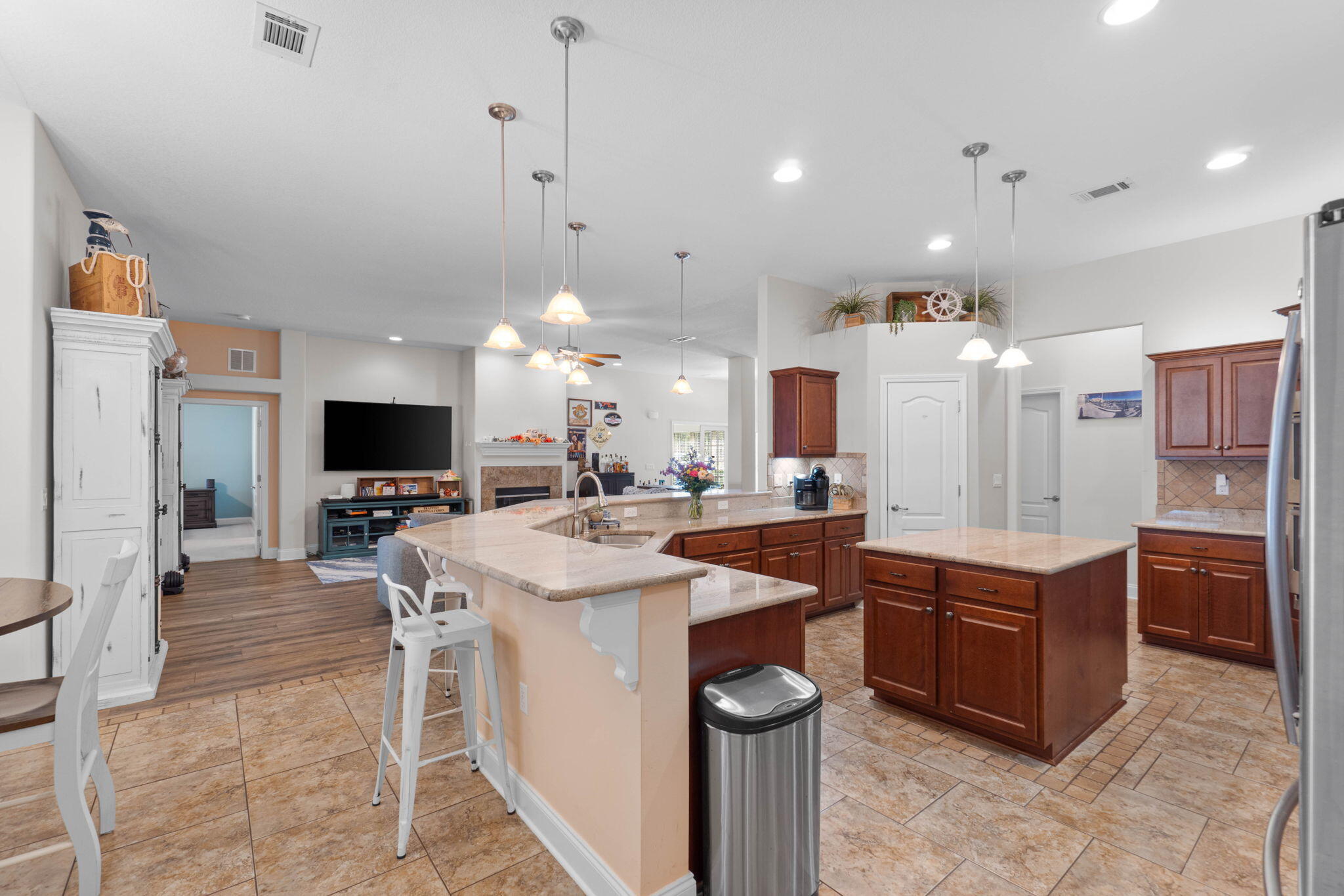 HOLLEY BY THE SEA - Residential