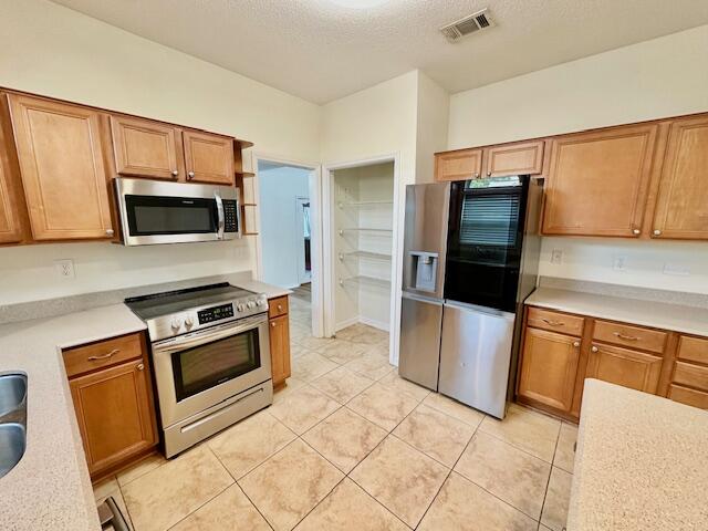 PARISH PINES - Residential Lease
