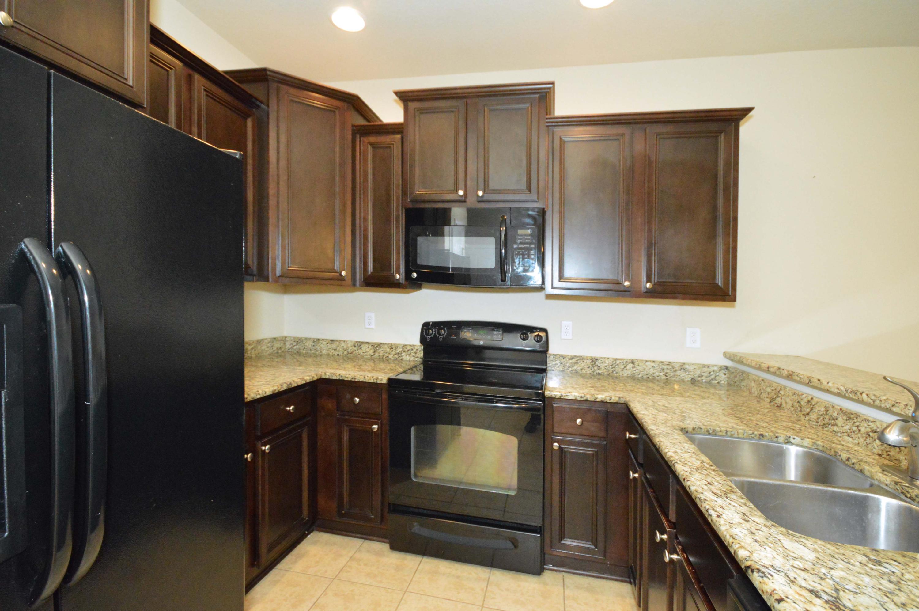 RESERVE POINTE - Residential