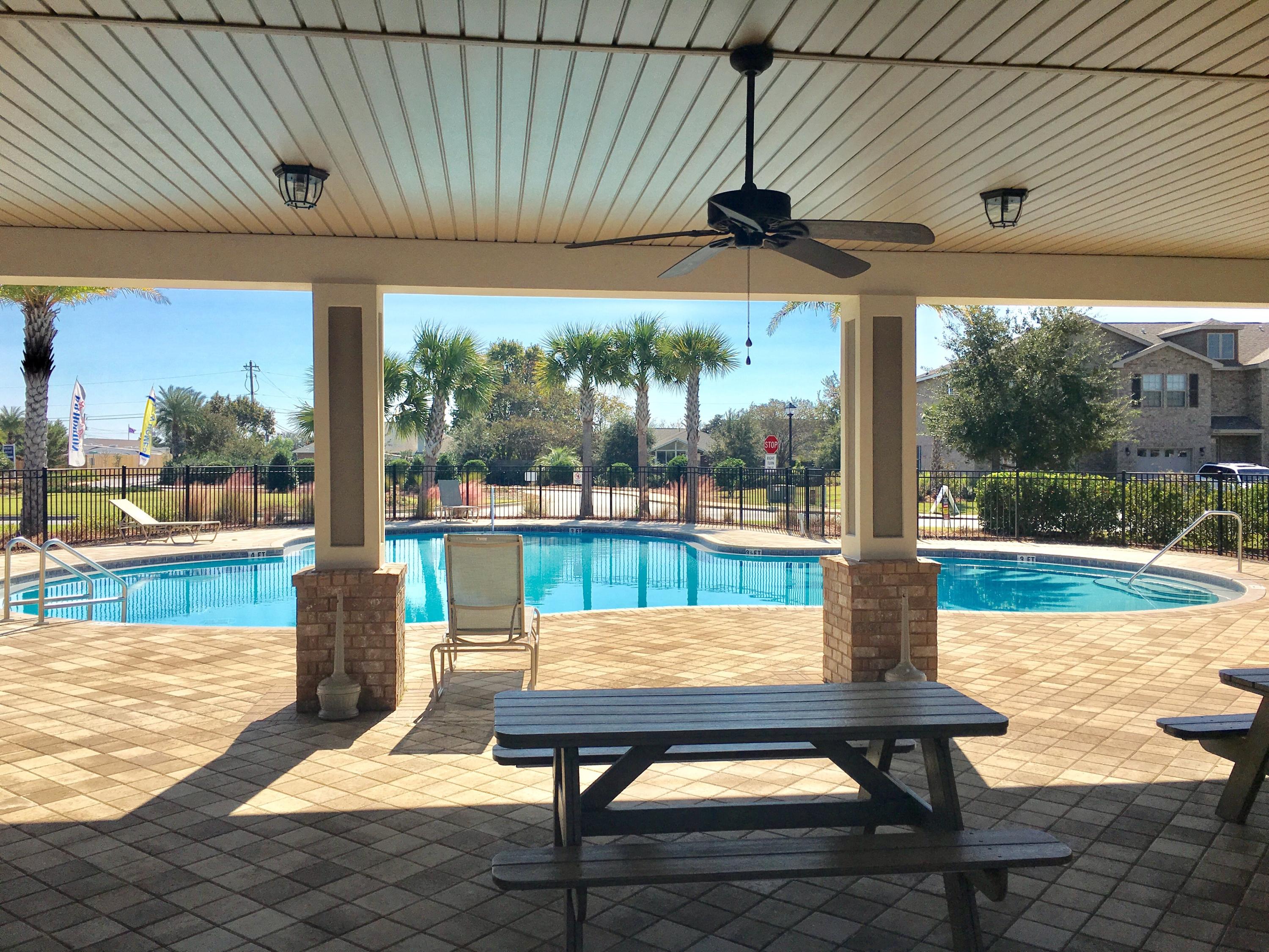 RESERVE POINTE - Residential