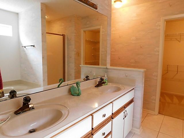 FAIRWAY LAKES PH 2 - Residential