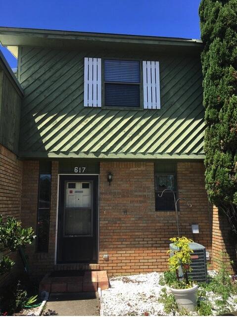 SANDALWOOD MANOR 1ST ADDN - Residential