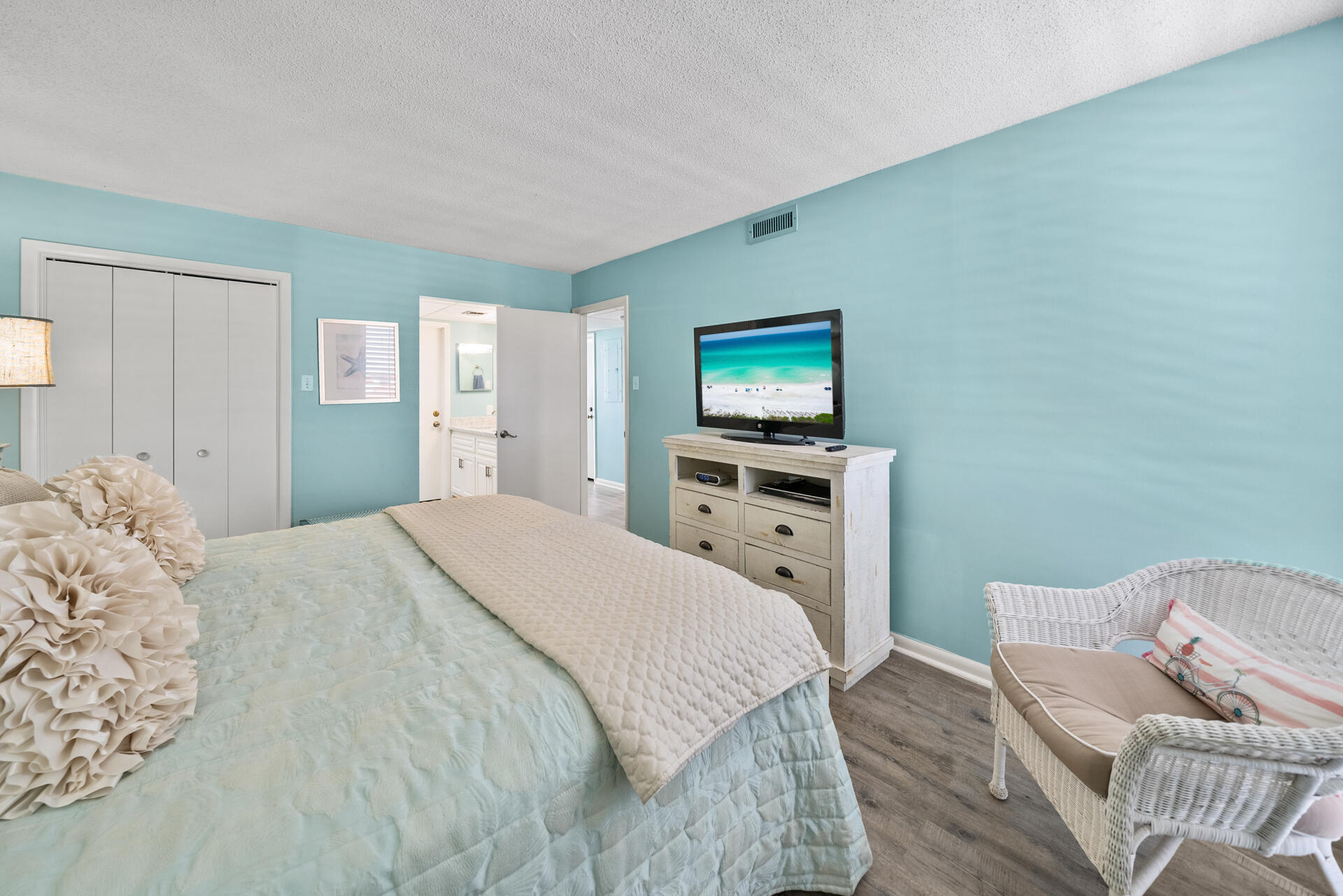 EDGEWATER - Residential