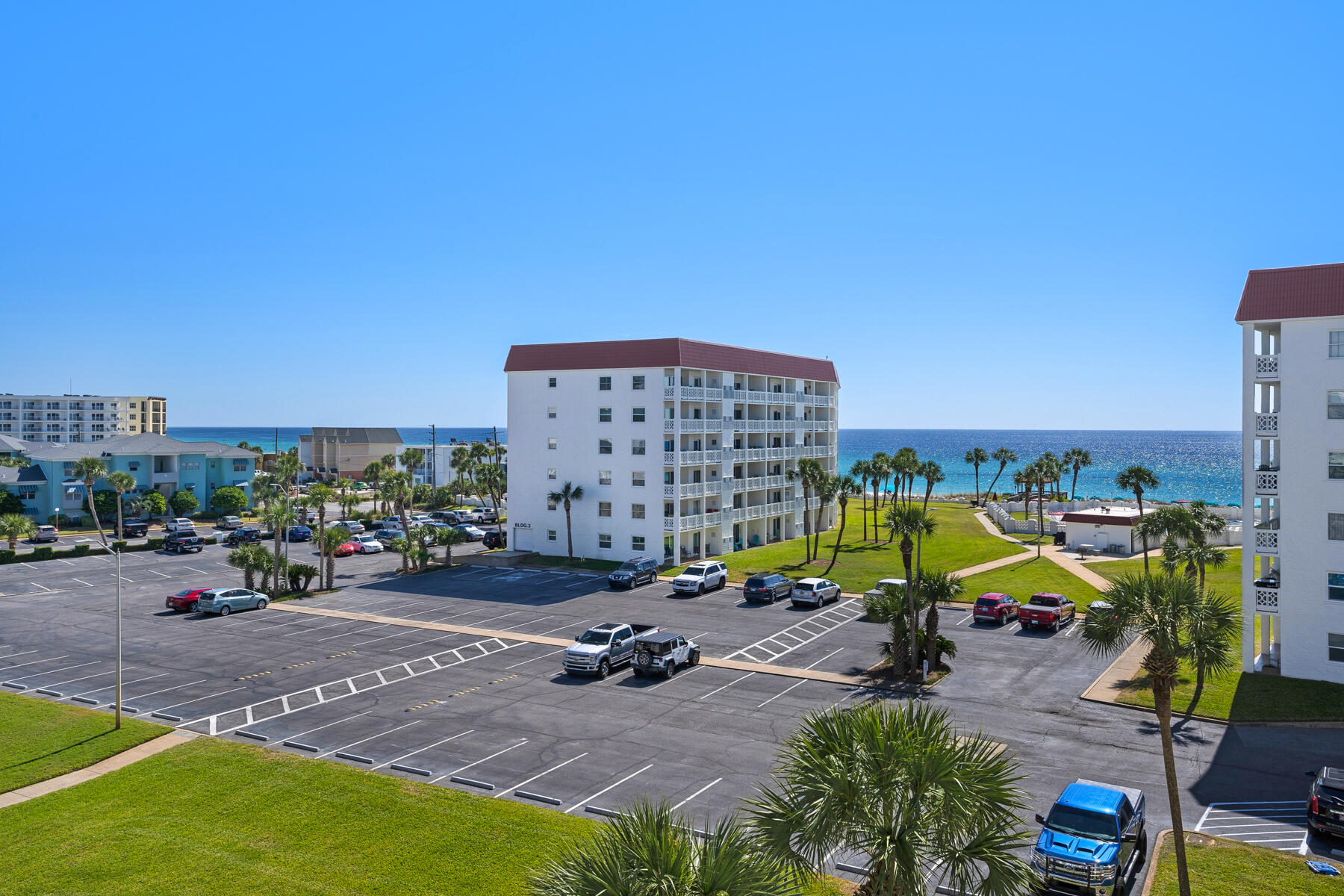 EL MATADOR CONDO - Residential