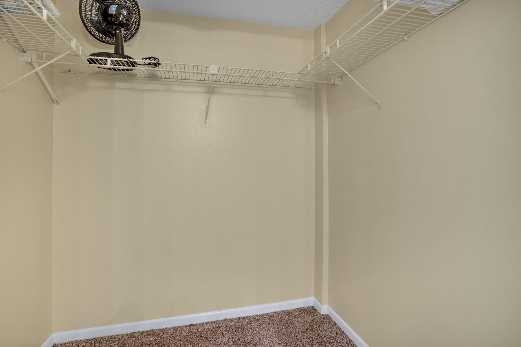 EL MATADOR CONDO - Residential