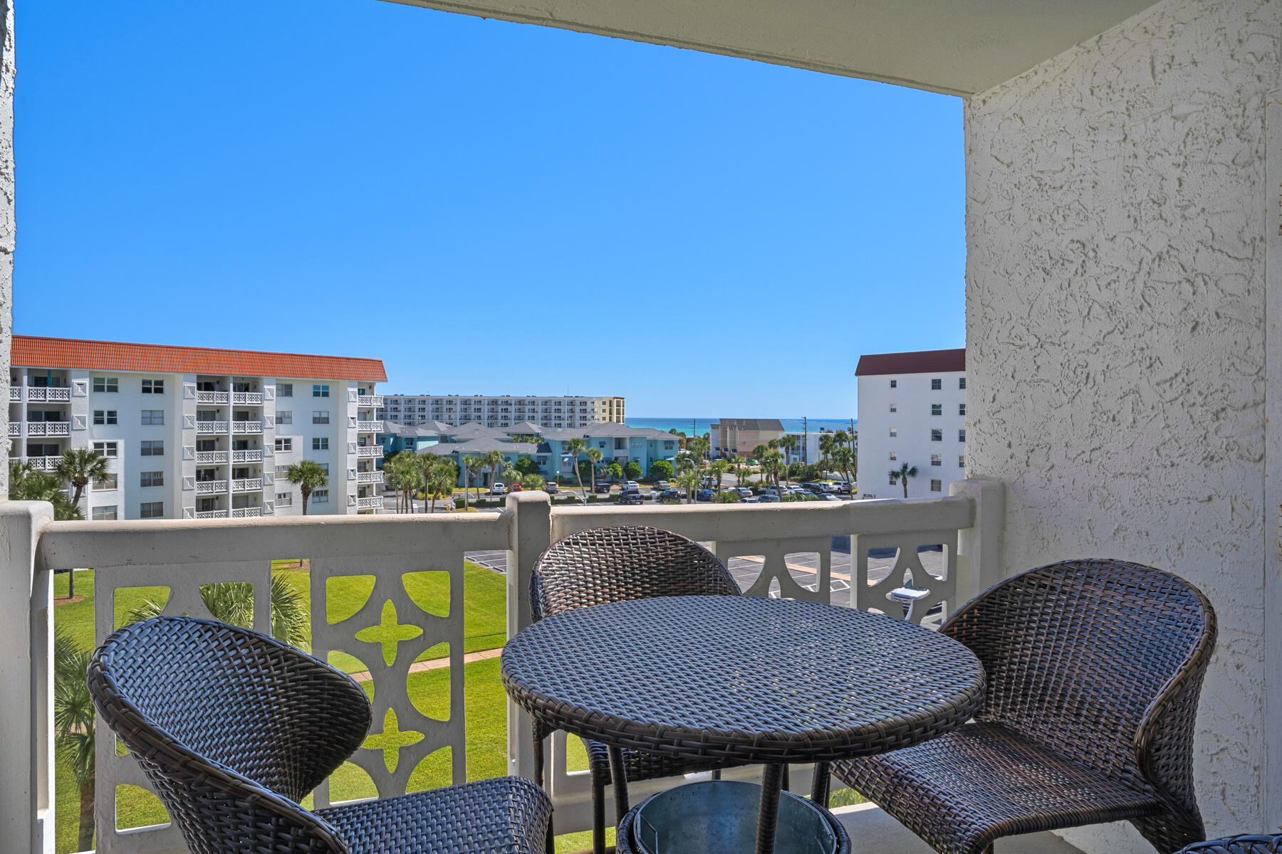 EL MATADOR CONDO - Residential