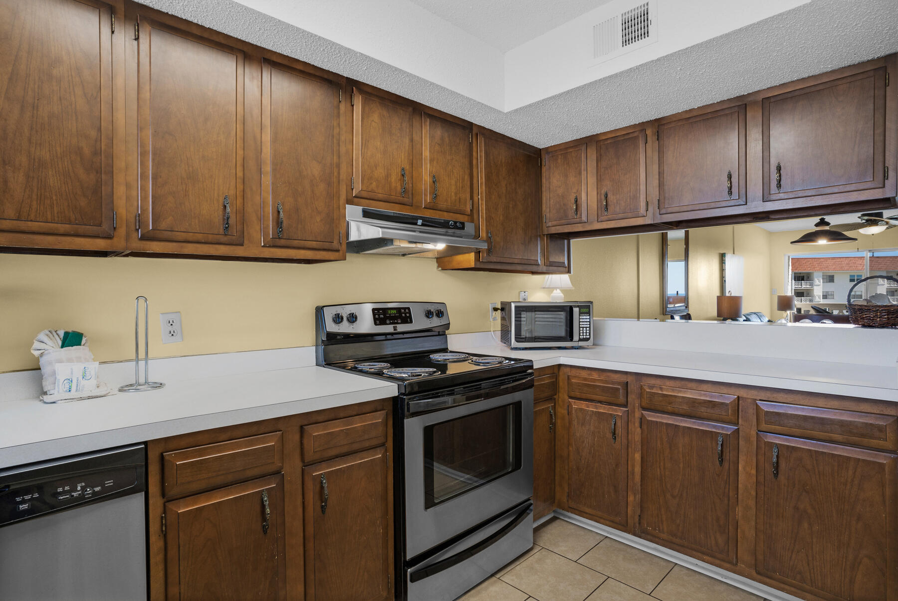 EL MATADOR CONDO - Residential