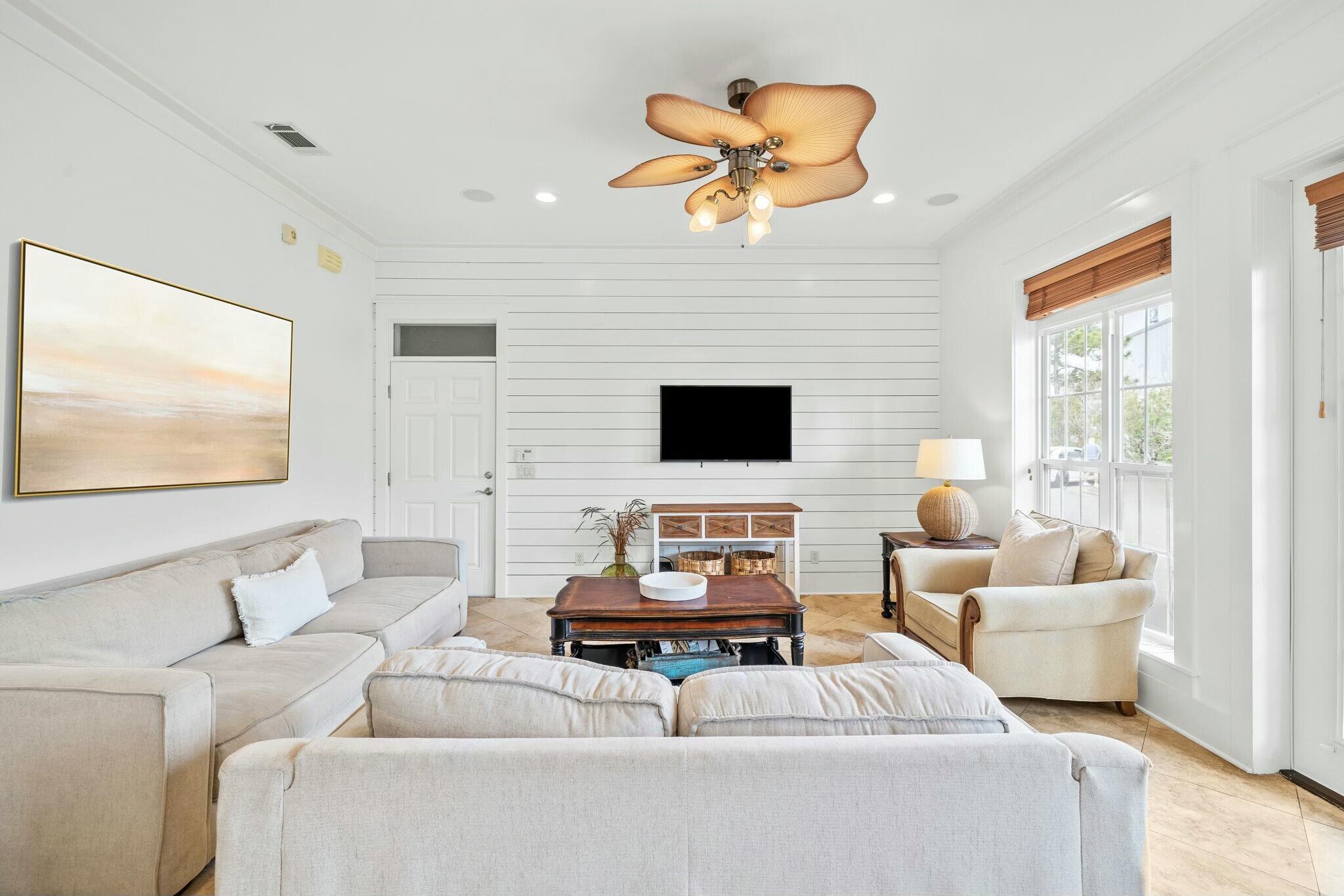 EMERALD WATERS VILLAGE - Residential