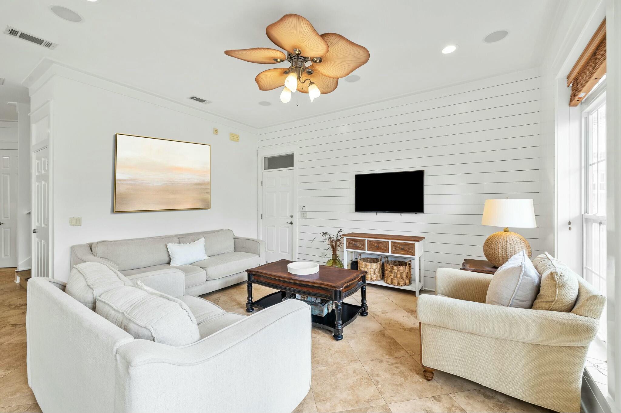 EMERALD WATERS VILLAGE - Residential