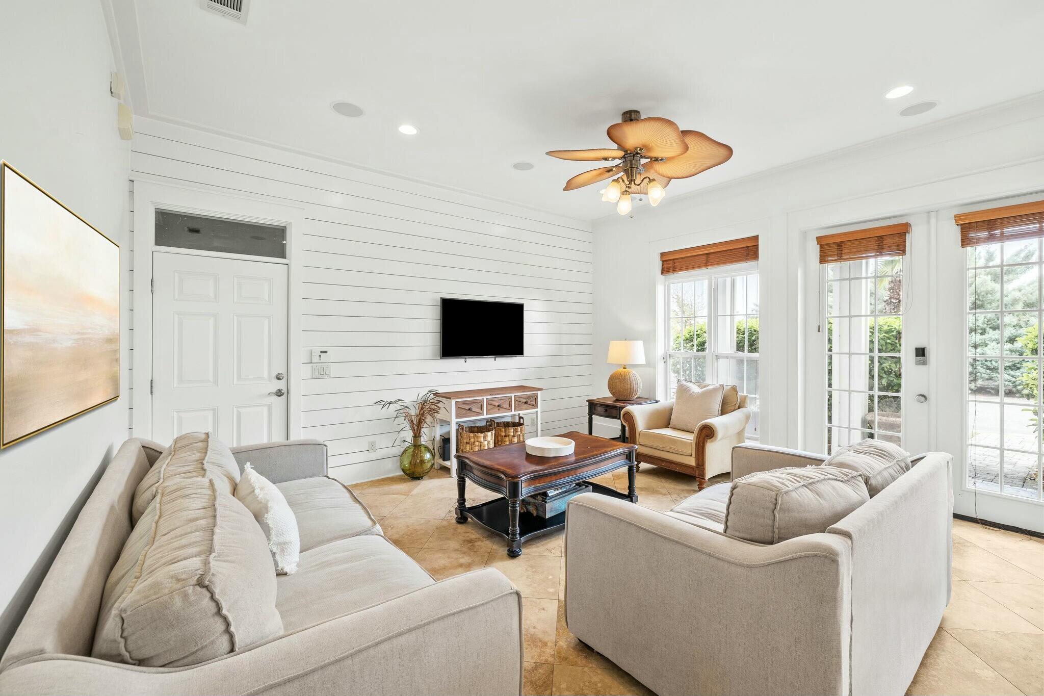 EMERALD WATERS VILLAGE - Residential