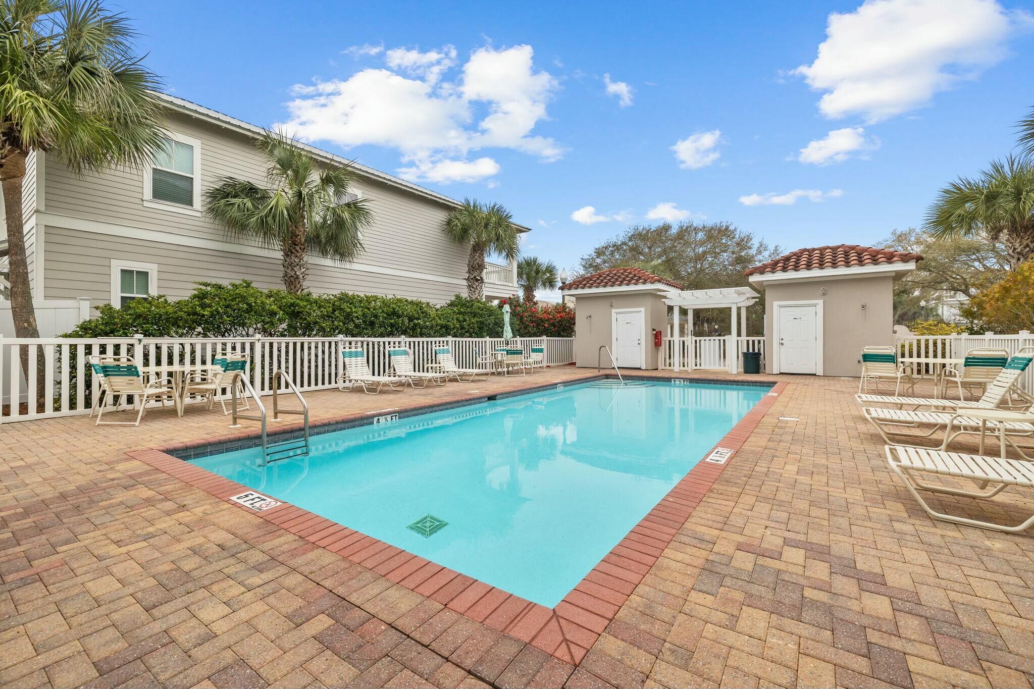 EMERALD WATERS VILLAGE - Residential