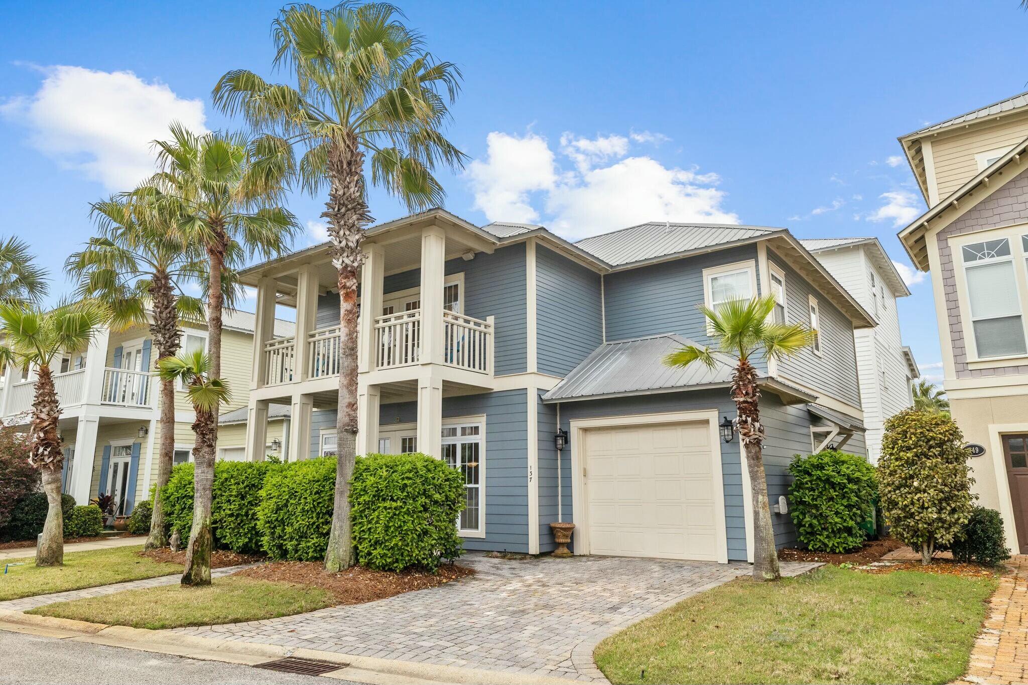EMERALD WATERS VILLAGE - Residential
