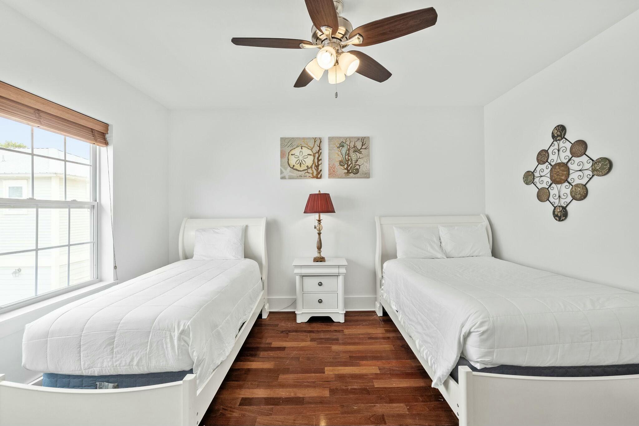 EMERALD WATERS VILLAGE - Residential