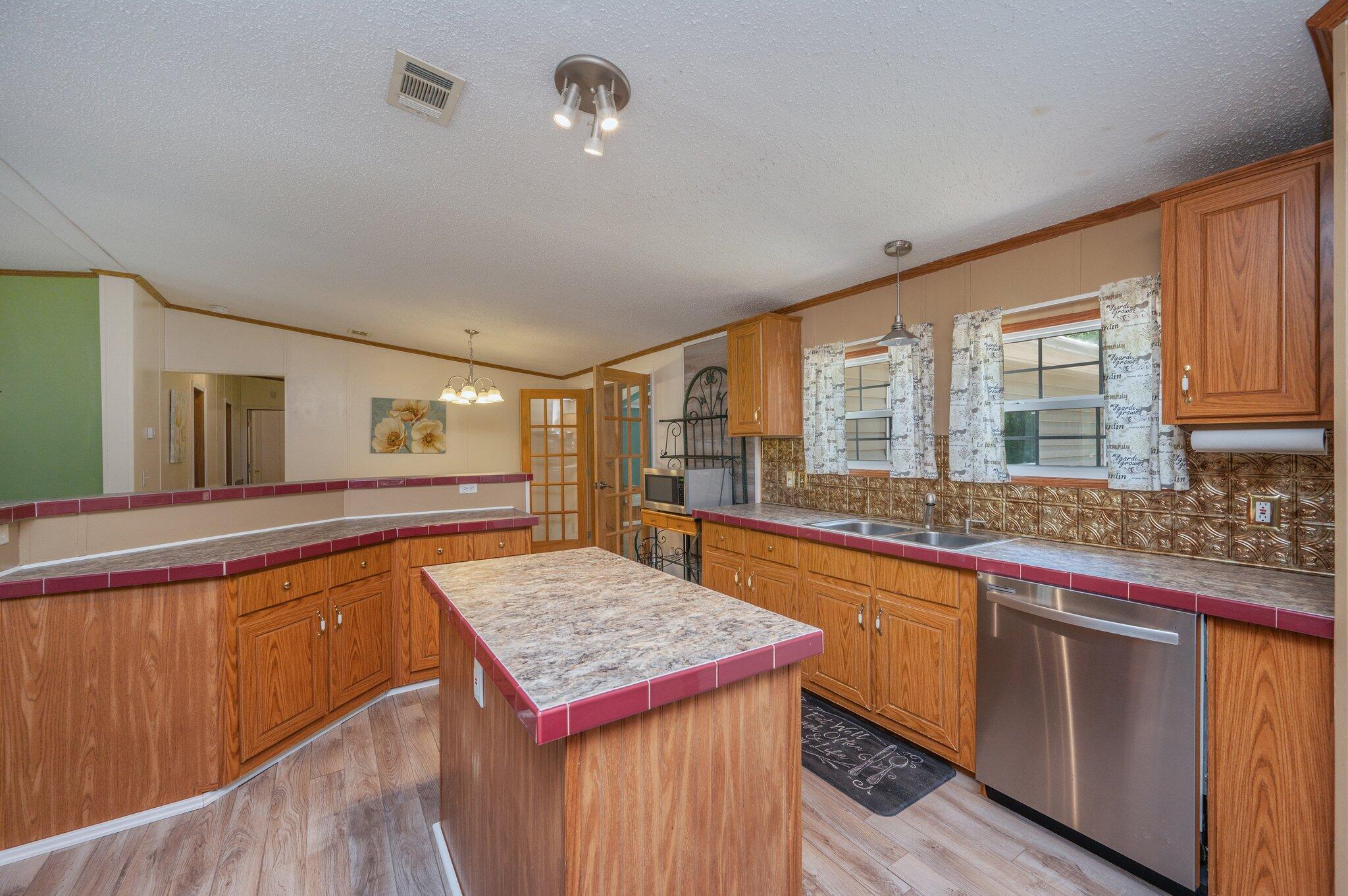 KIMBERLY ESTATES - Residential