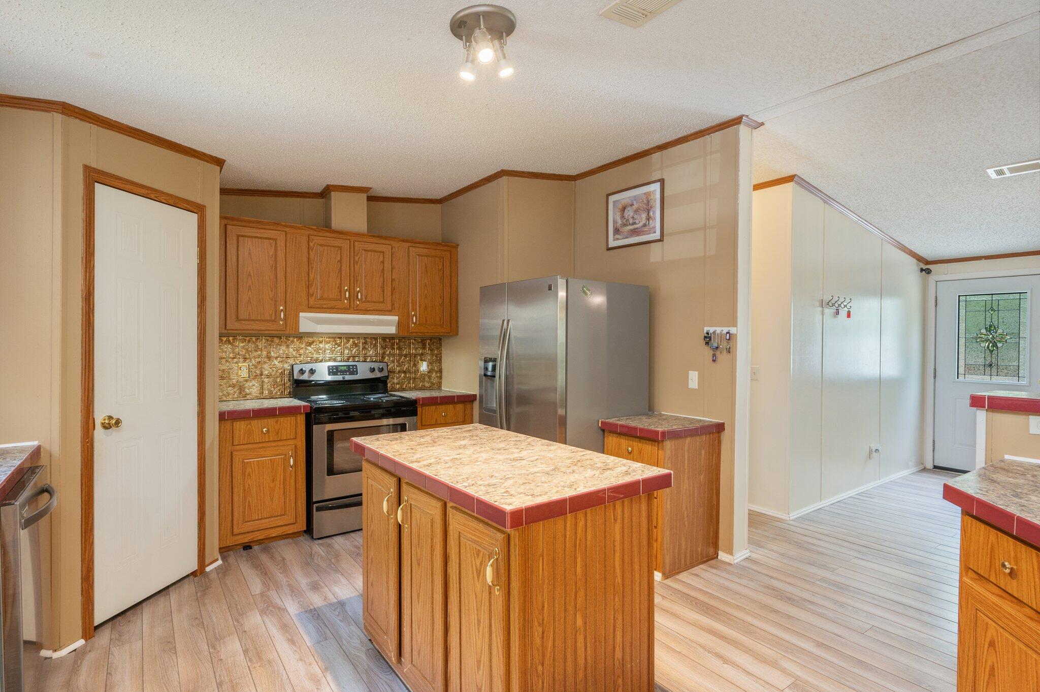 KIMBERLY ESTATES - Residential