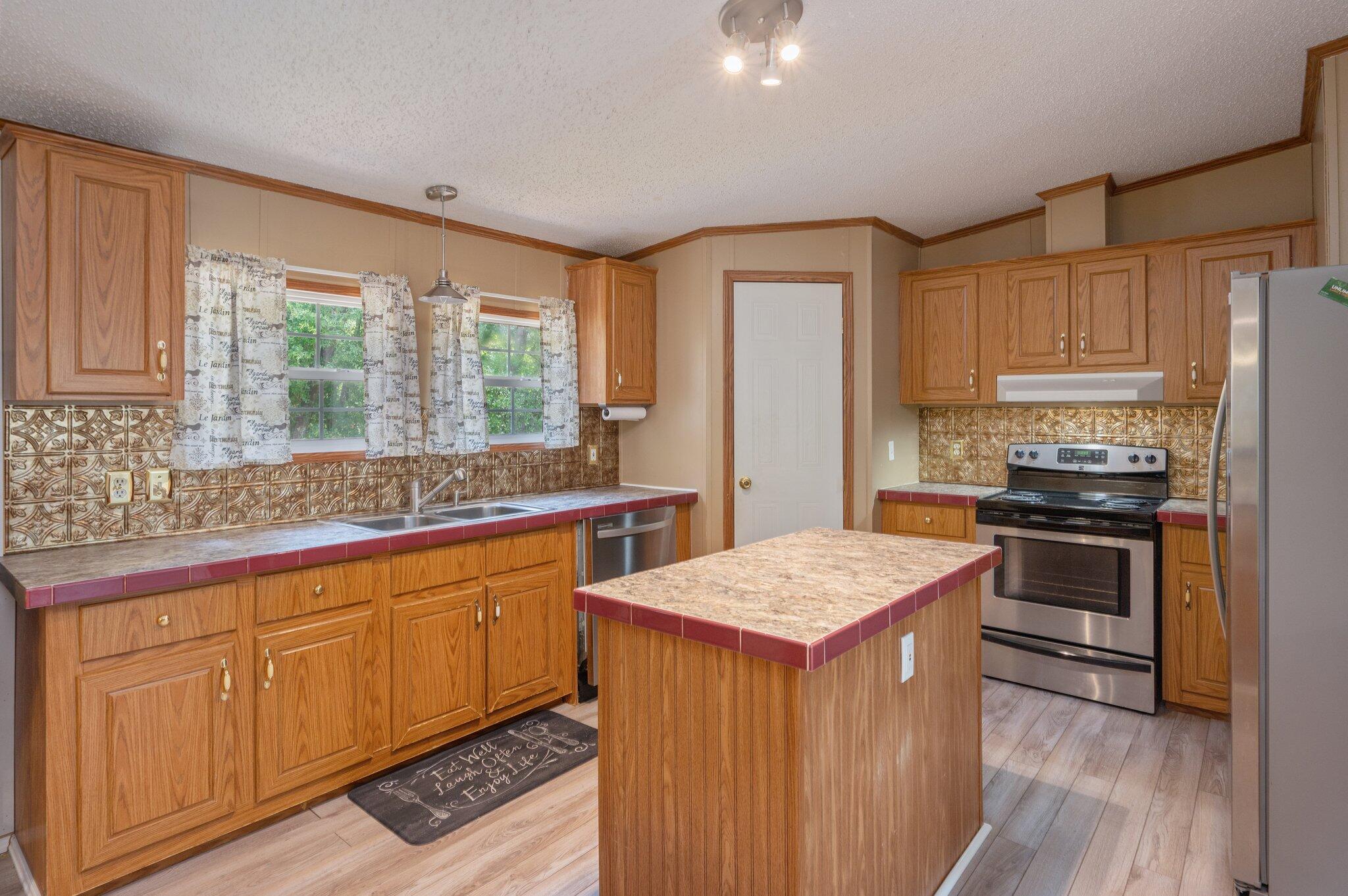 KIMBERLY ESTATES - Residential