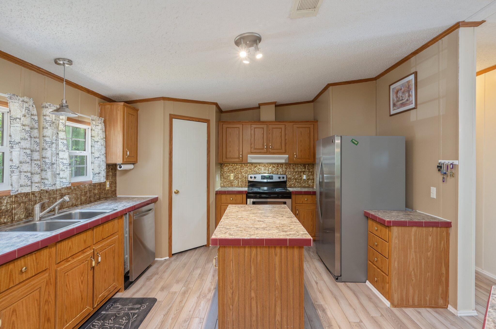 KIMBERLY ESTATES - Residential